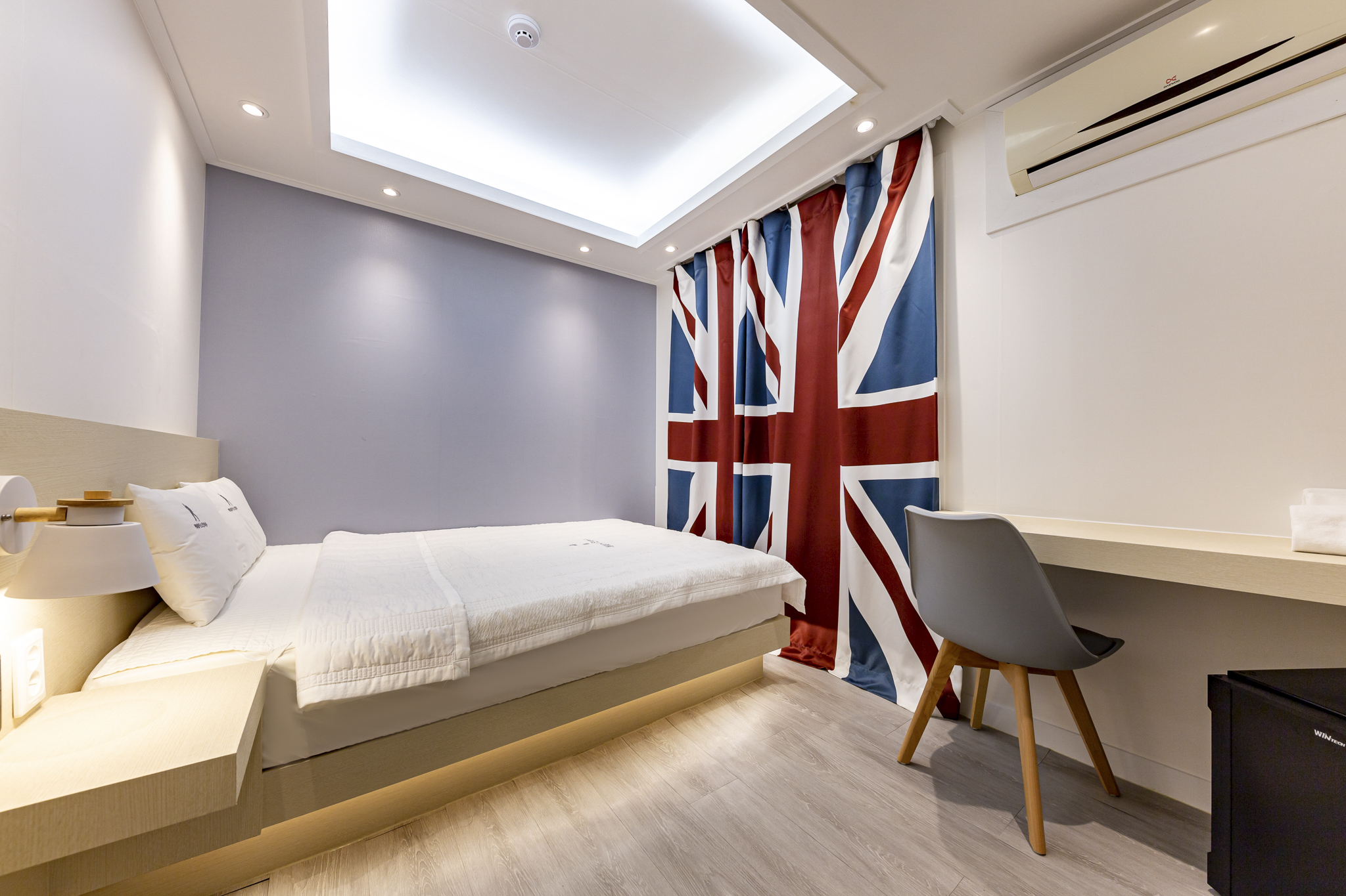 room detail thumbnail 0