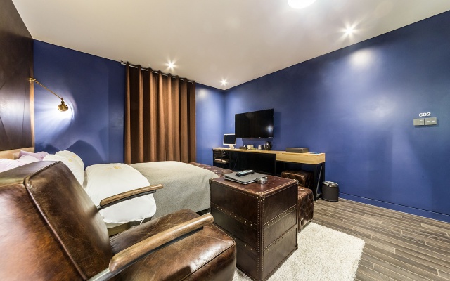 room detail thumbnail 1