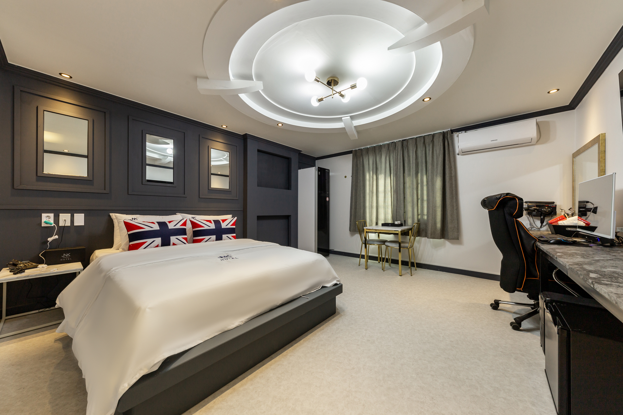 room detail thumbnail 0