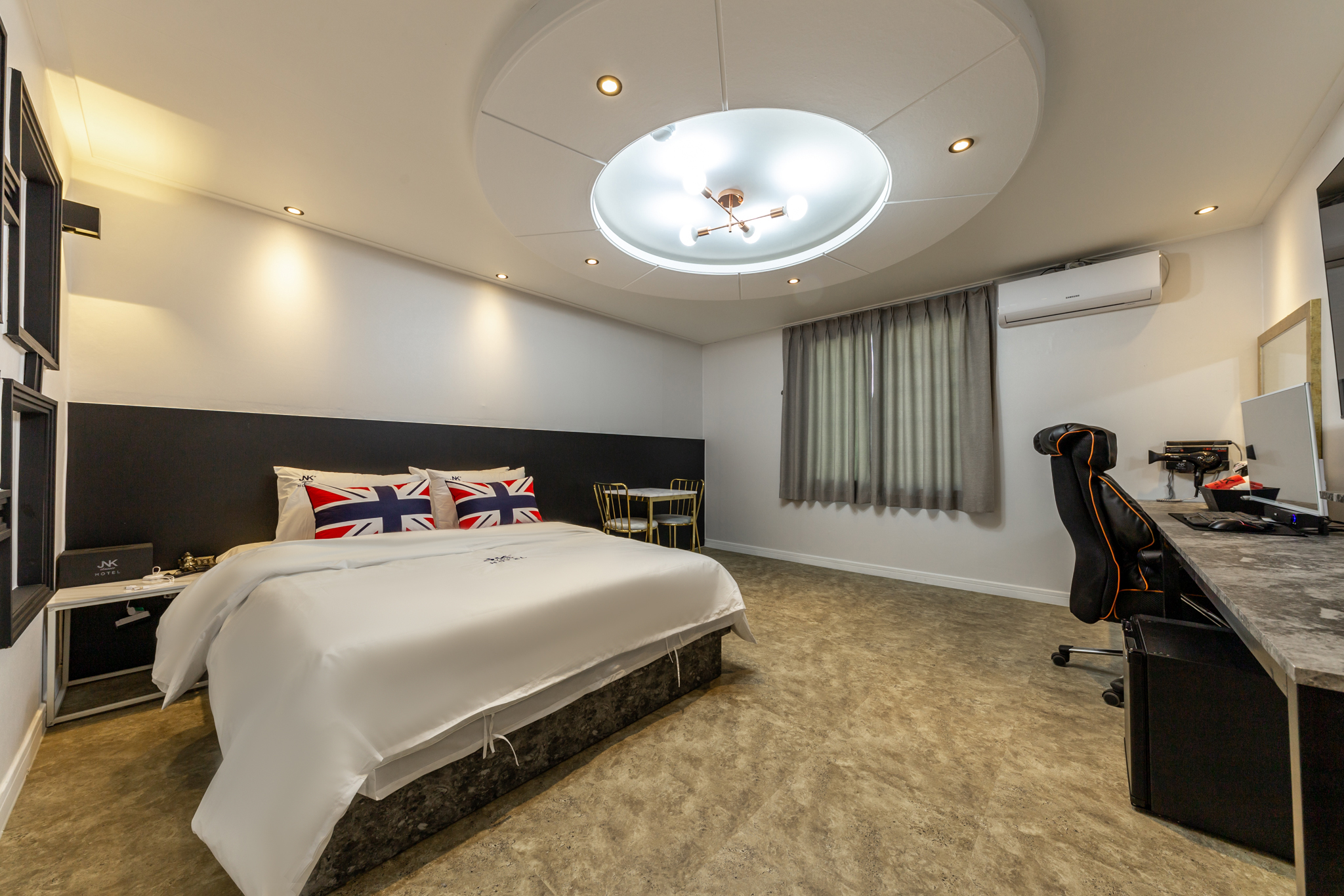 room detail thumbnail 0