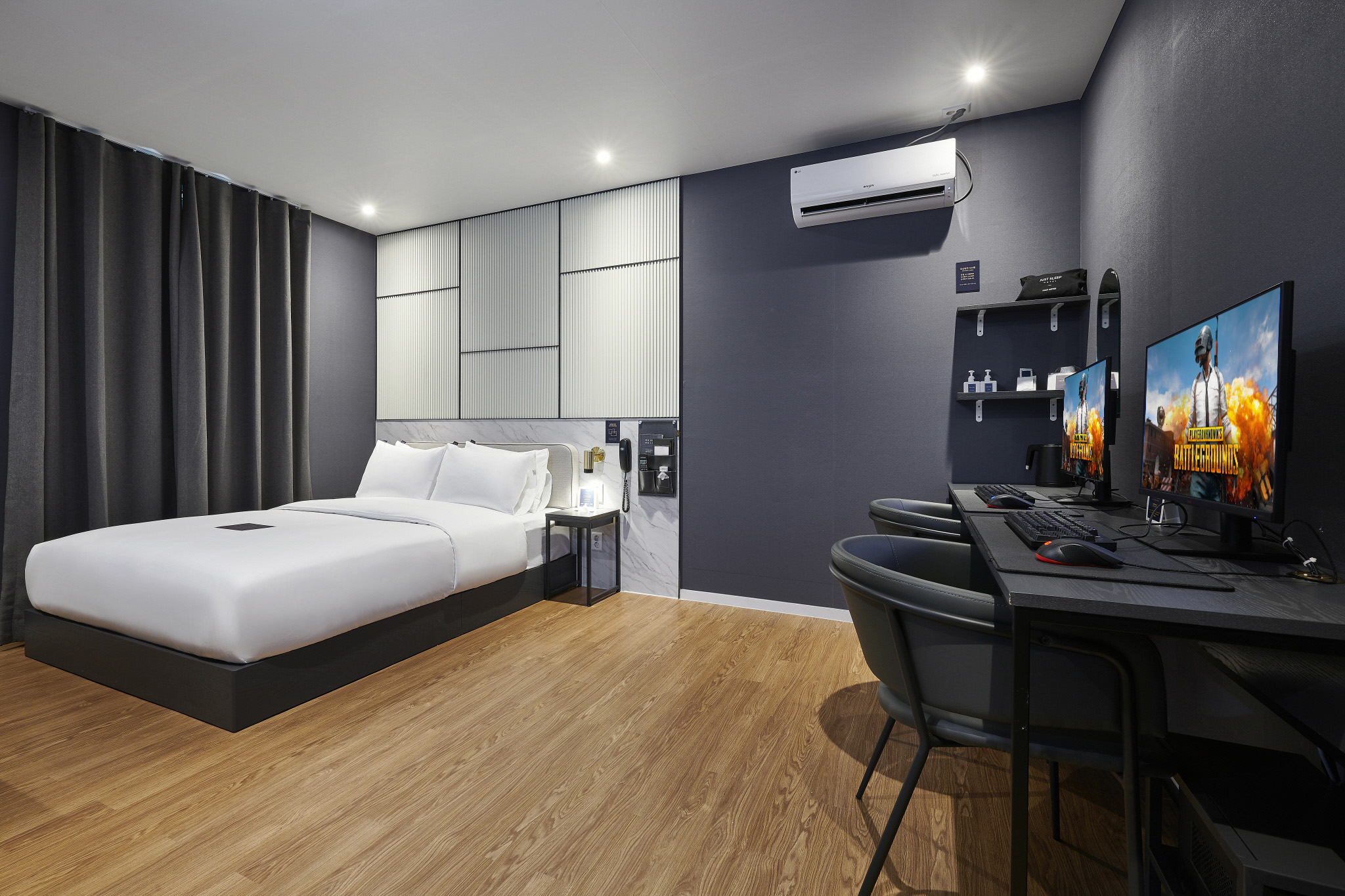 room detail thumbnail 2