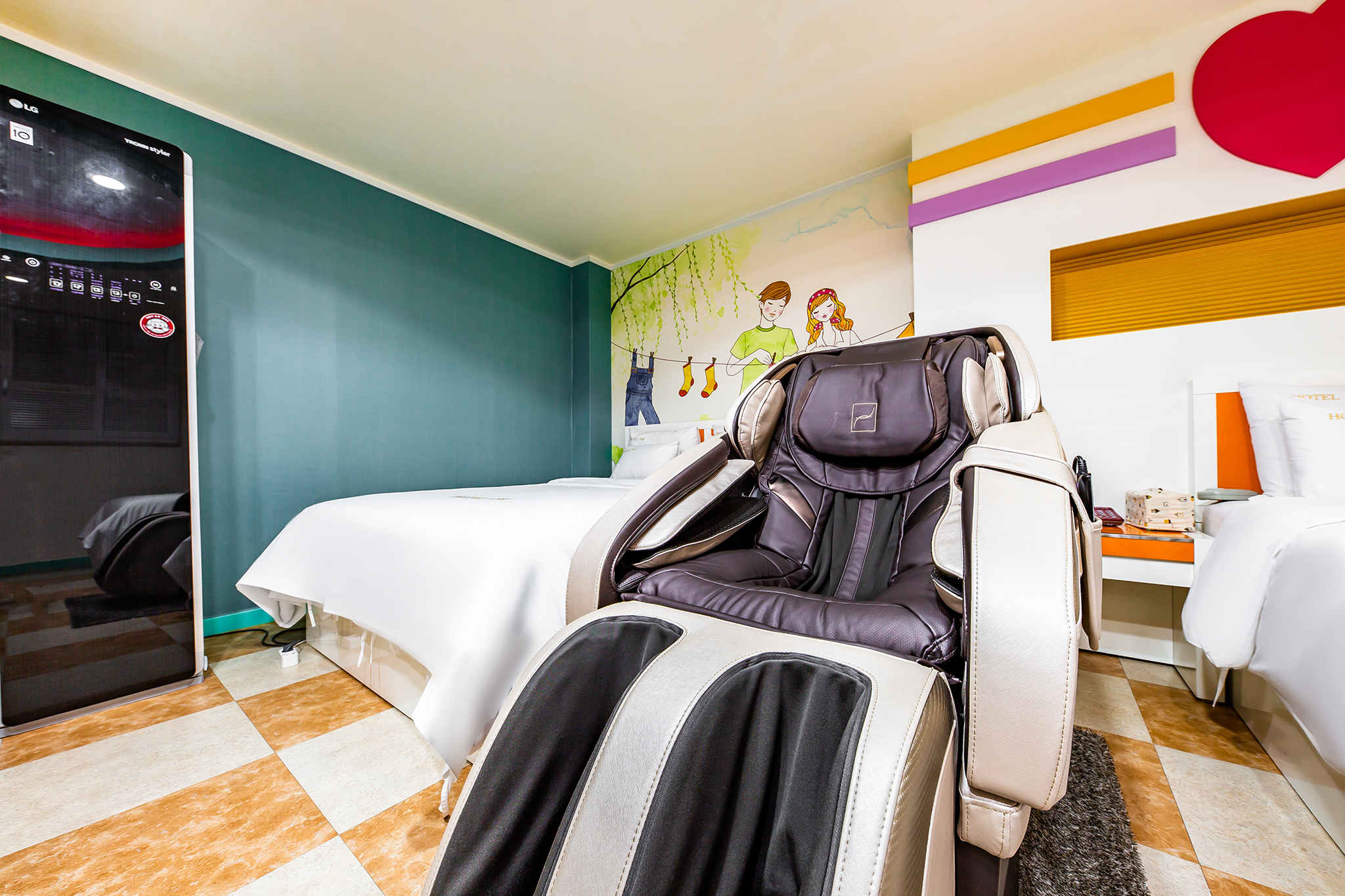 room detail thumbnail 2