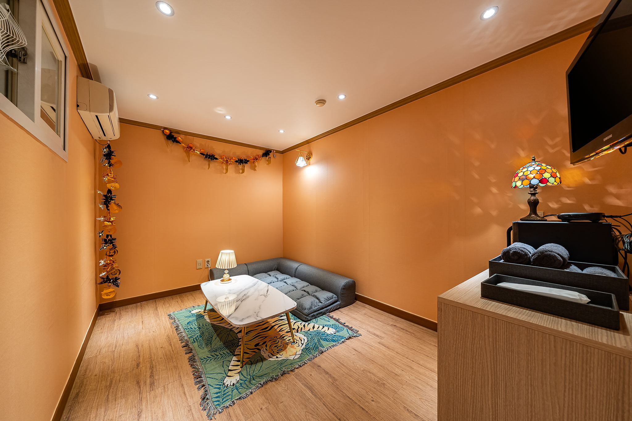 room detail thumbnail 0