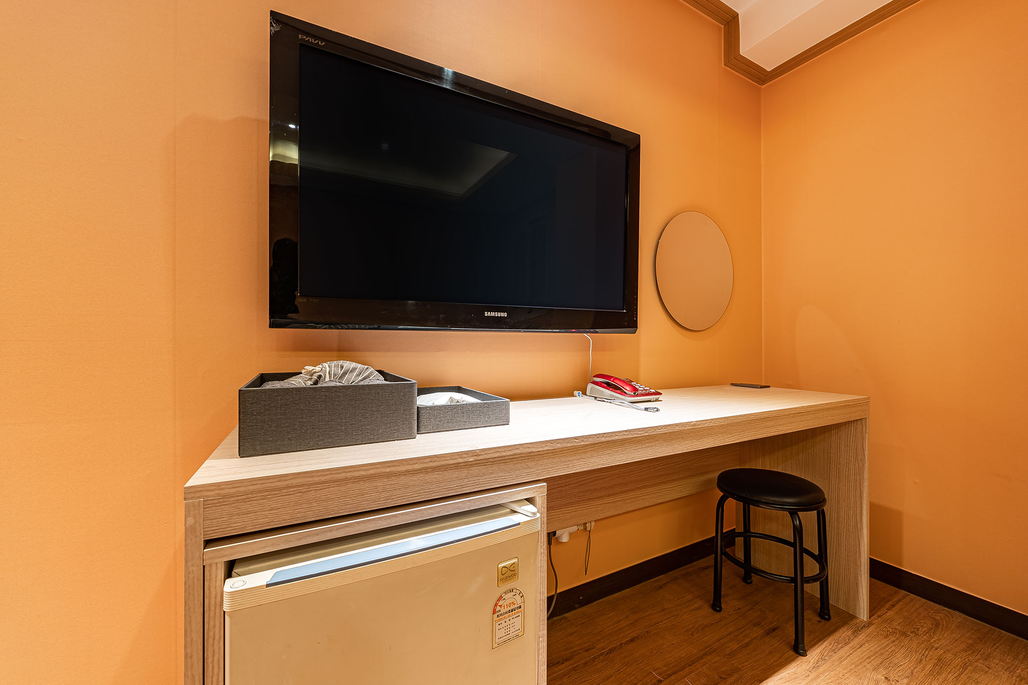 room detail thumbnail 2