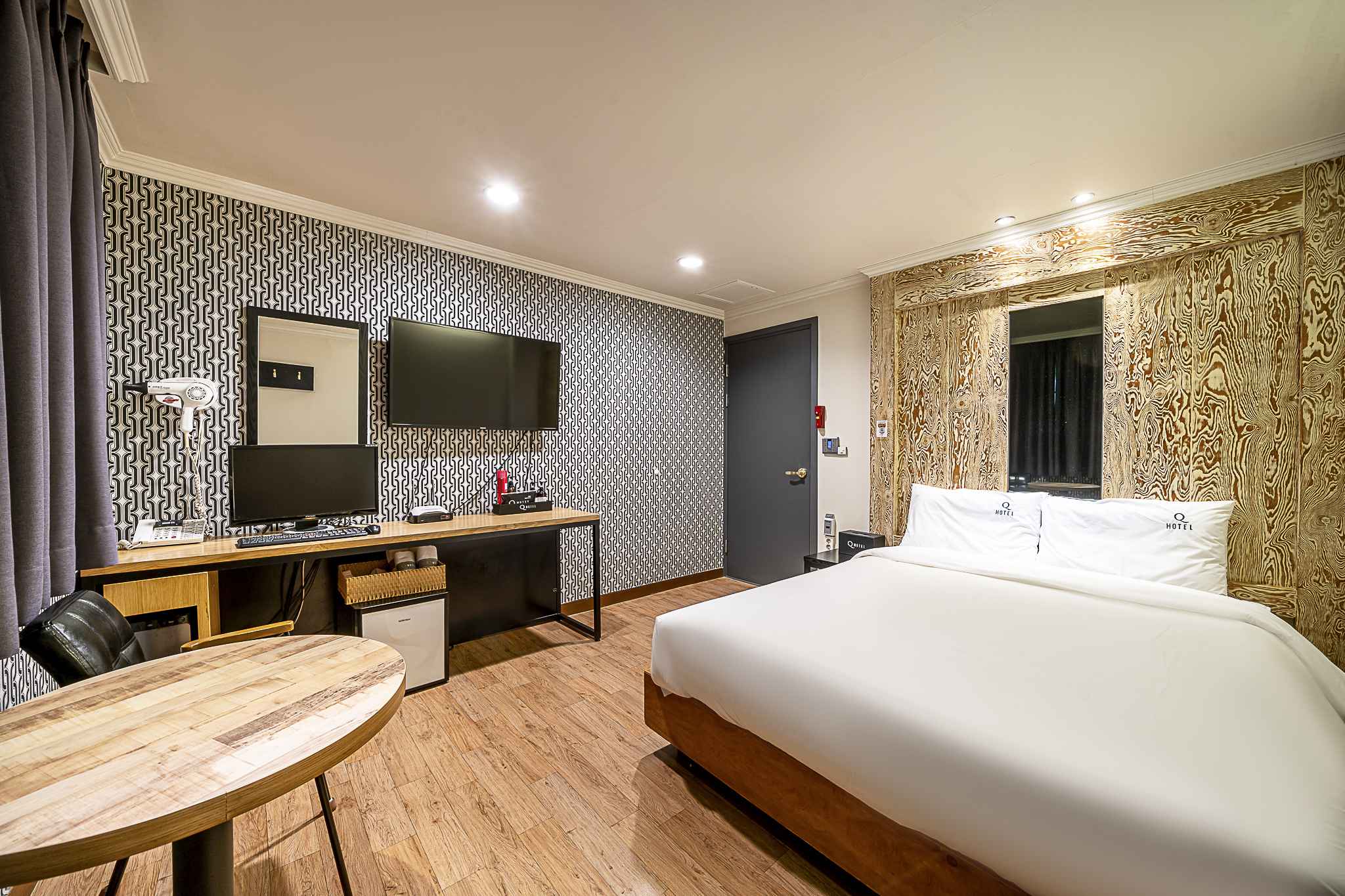 room detail thumbnail 0