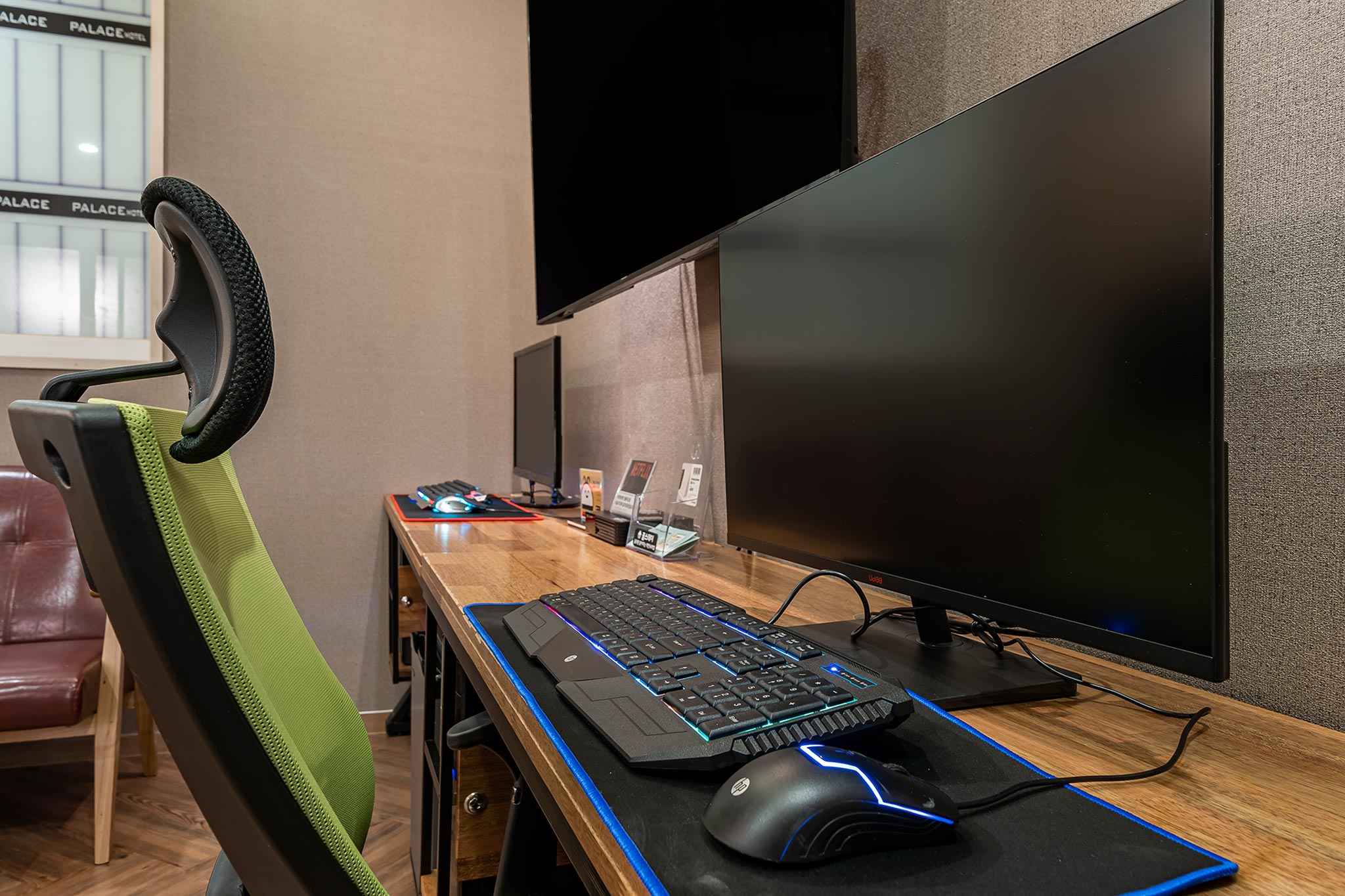 room detail thumbnail 1