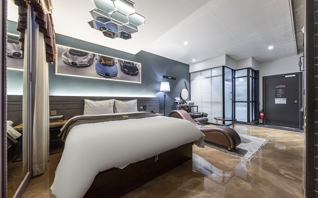 남원 킹 드라이브인 무인호텔