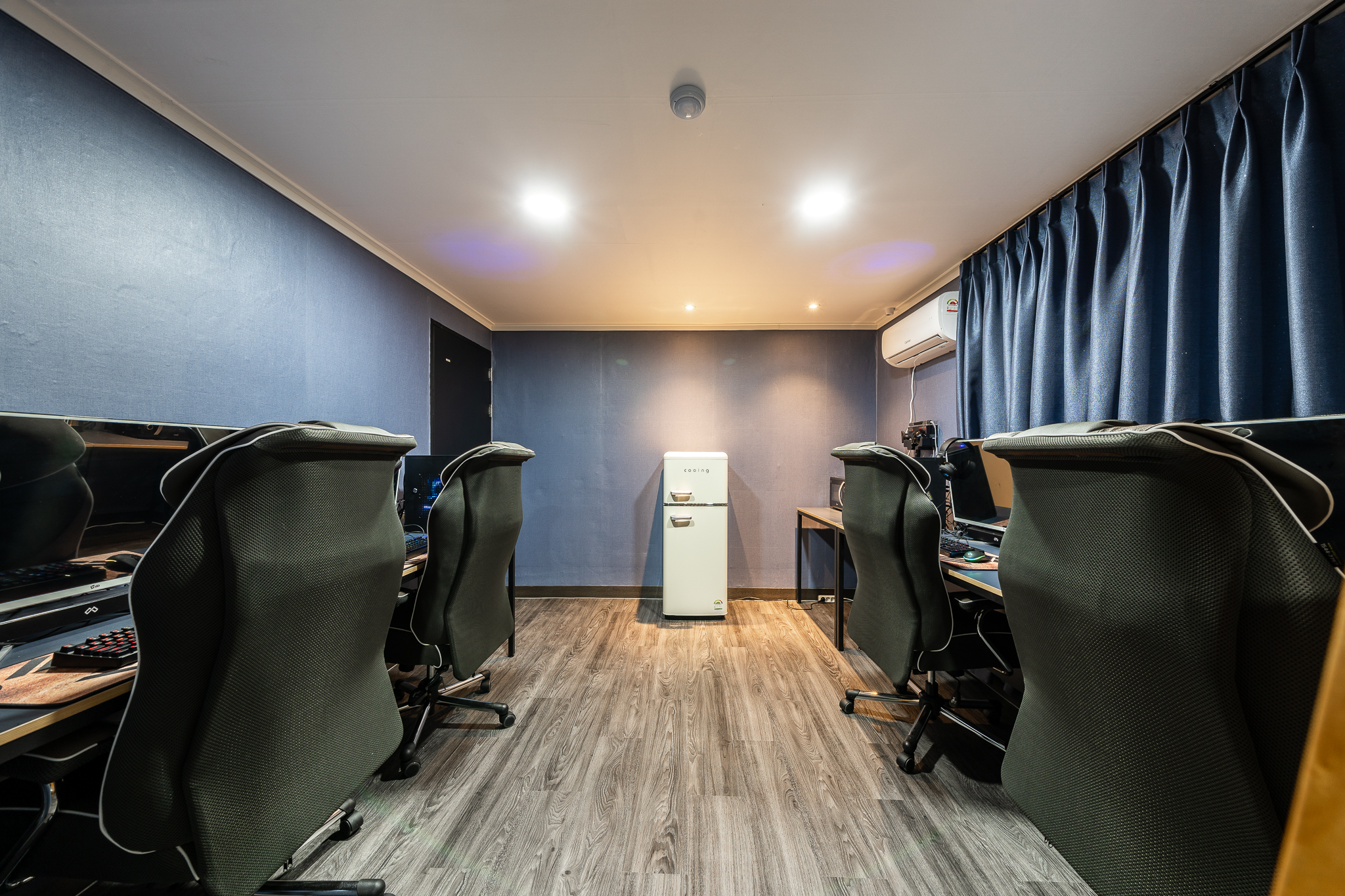 room detail thumbnail 1