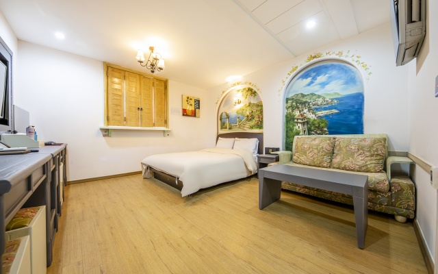 room detail thumbnail 0