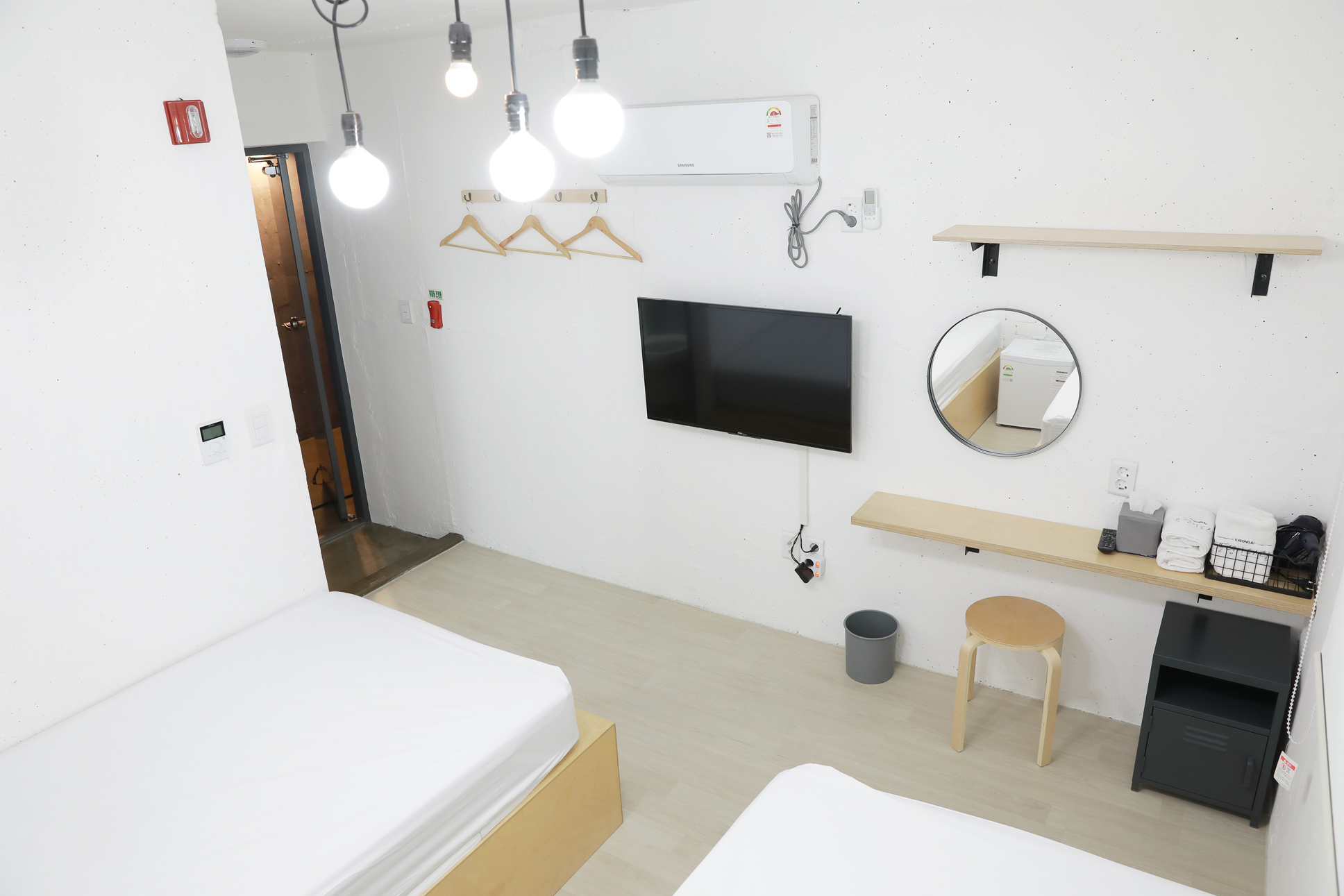 room detail thumbnail 0