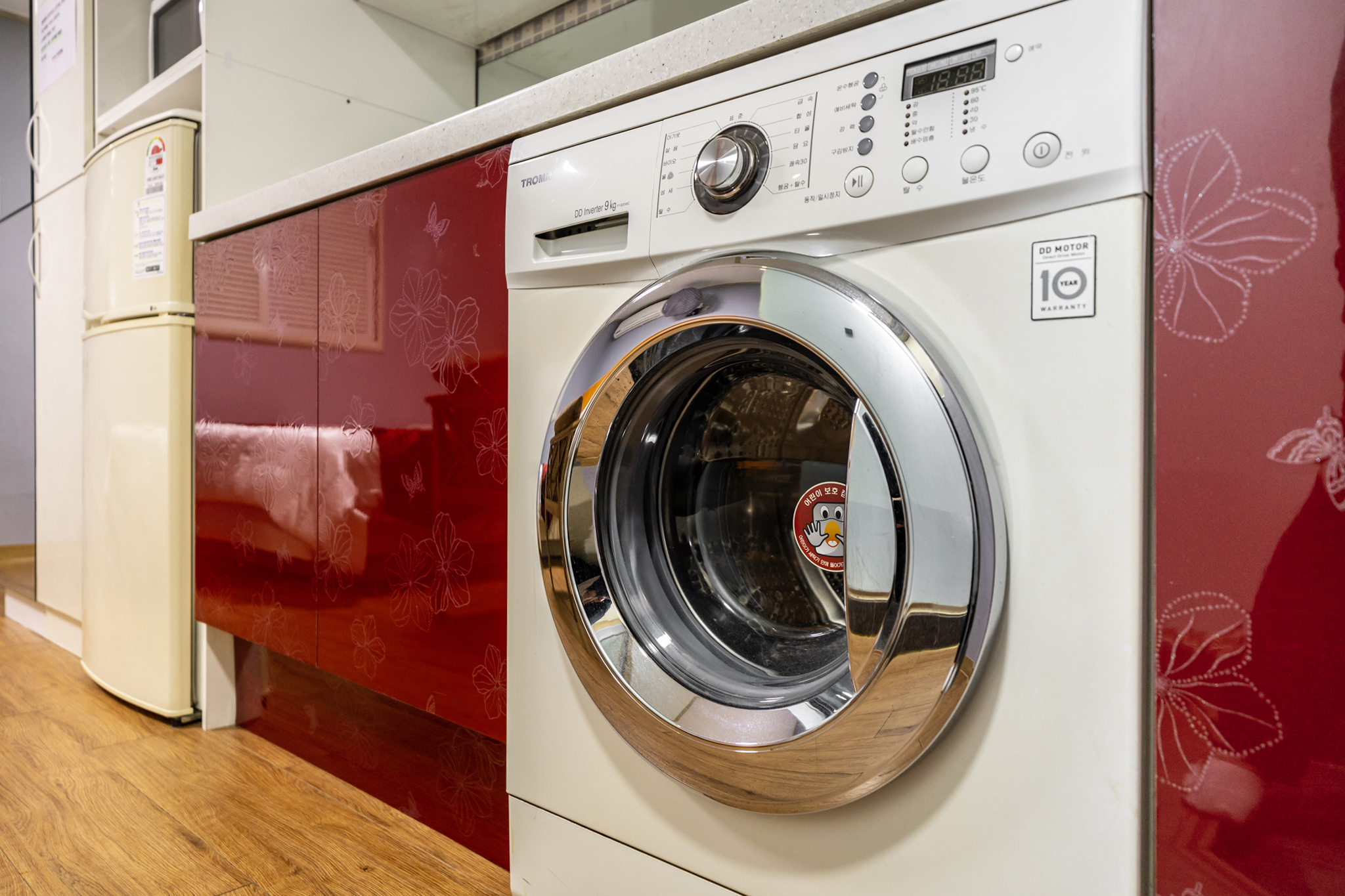 room detail thumbnail 2