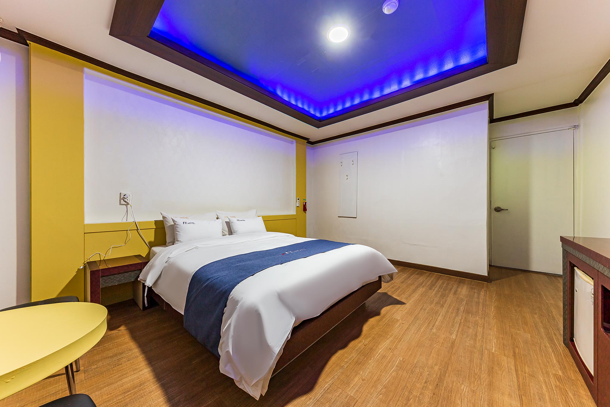 room detail thumbnail 0