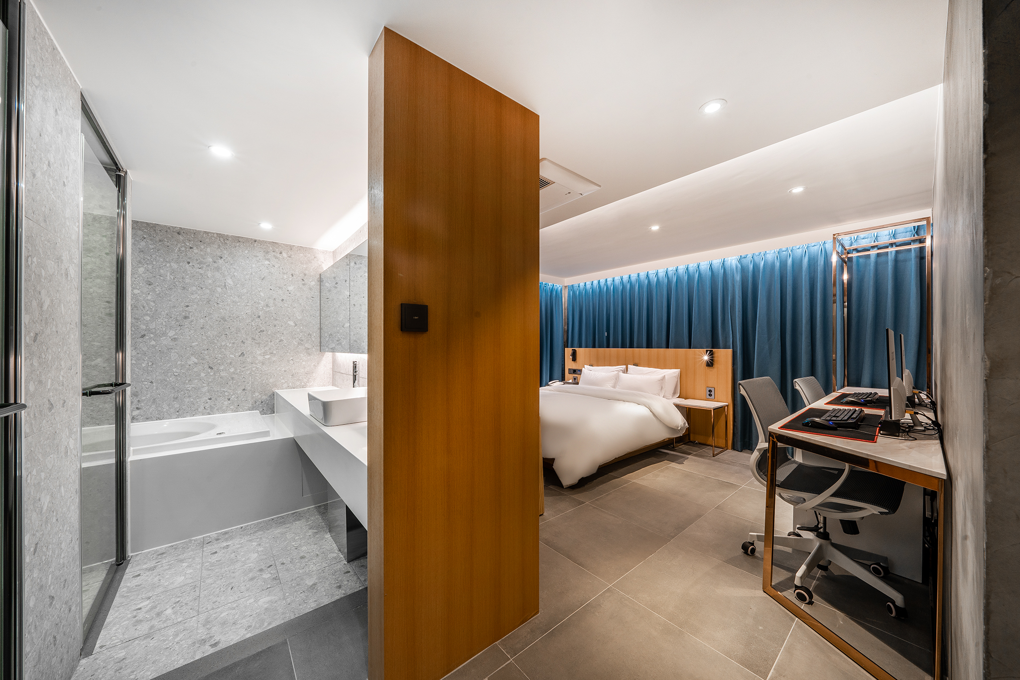 room detail thumbnail 0