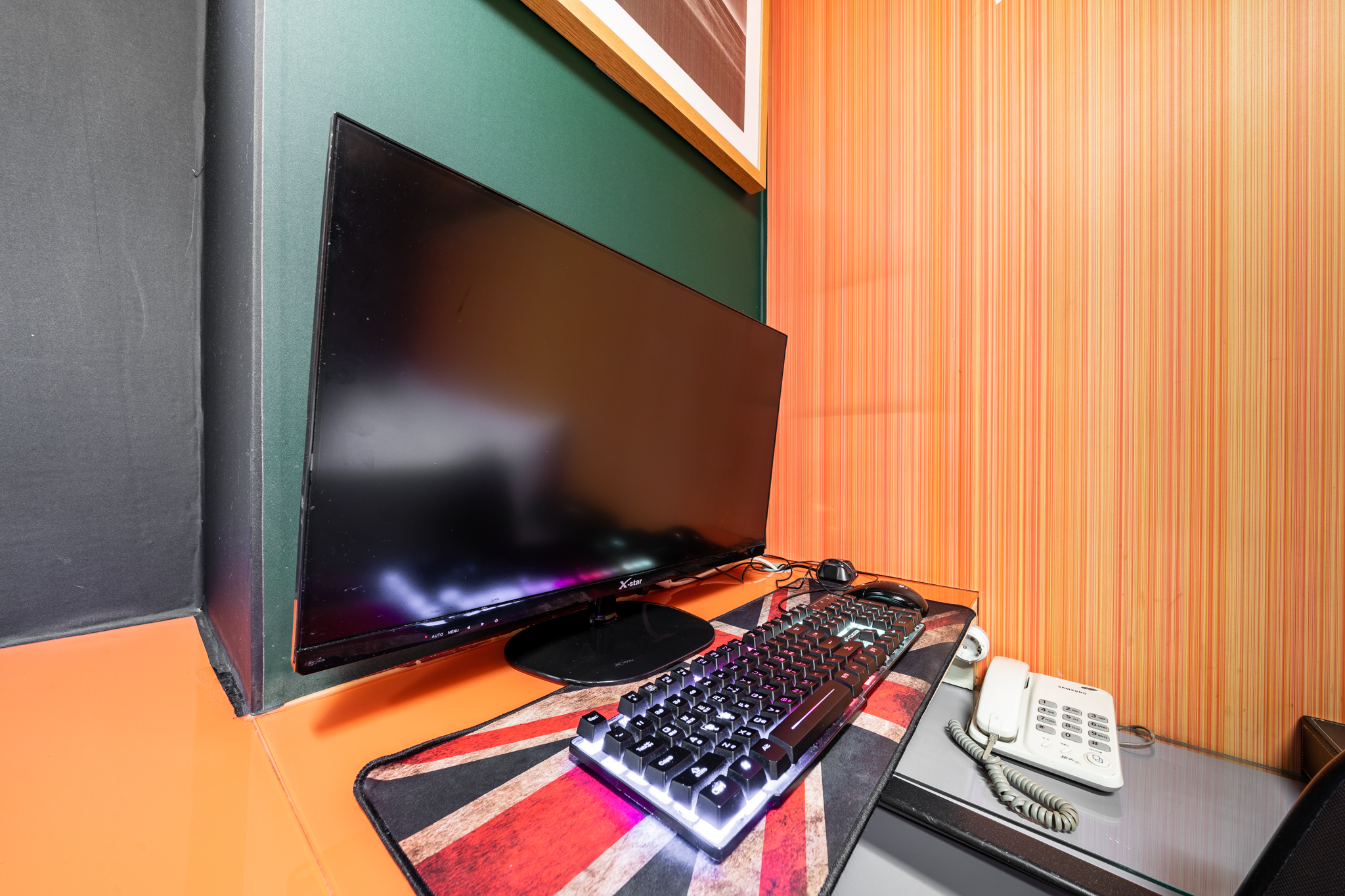 room detail thumbnail 2