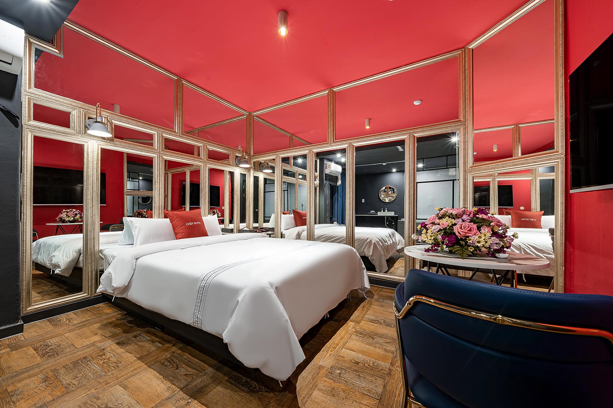 room detail thumbnail 1