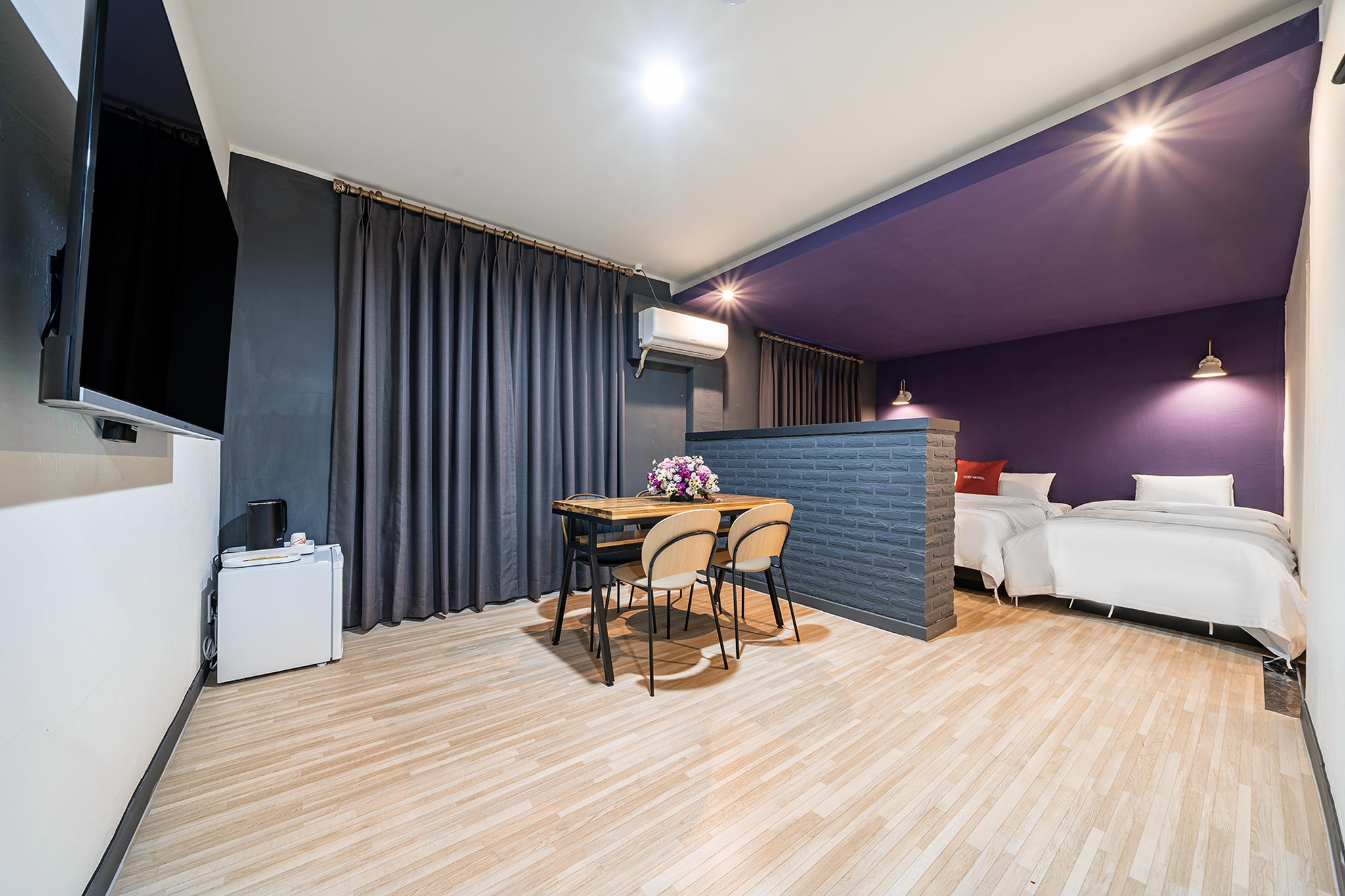 room detail thumbnail 0