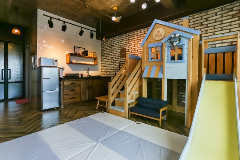 room detail thumbnail 2