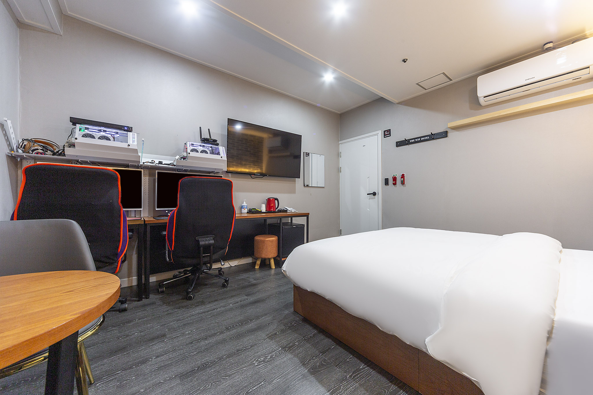 room detail thumbnail 0