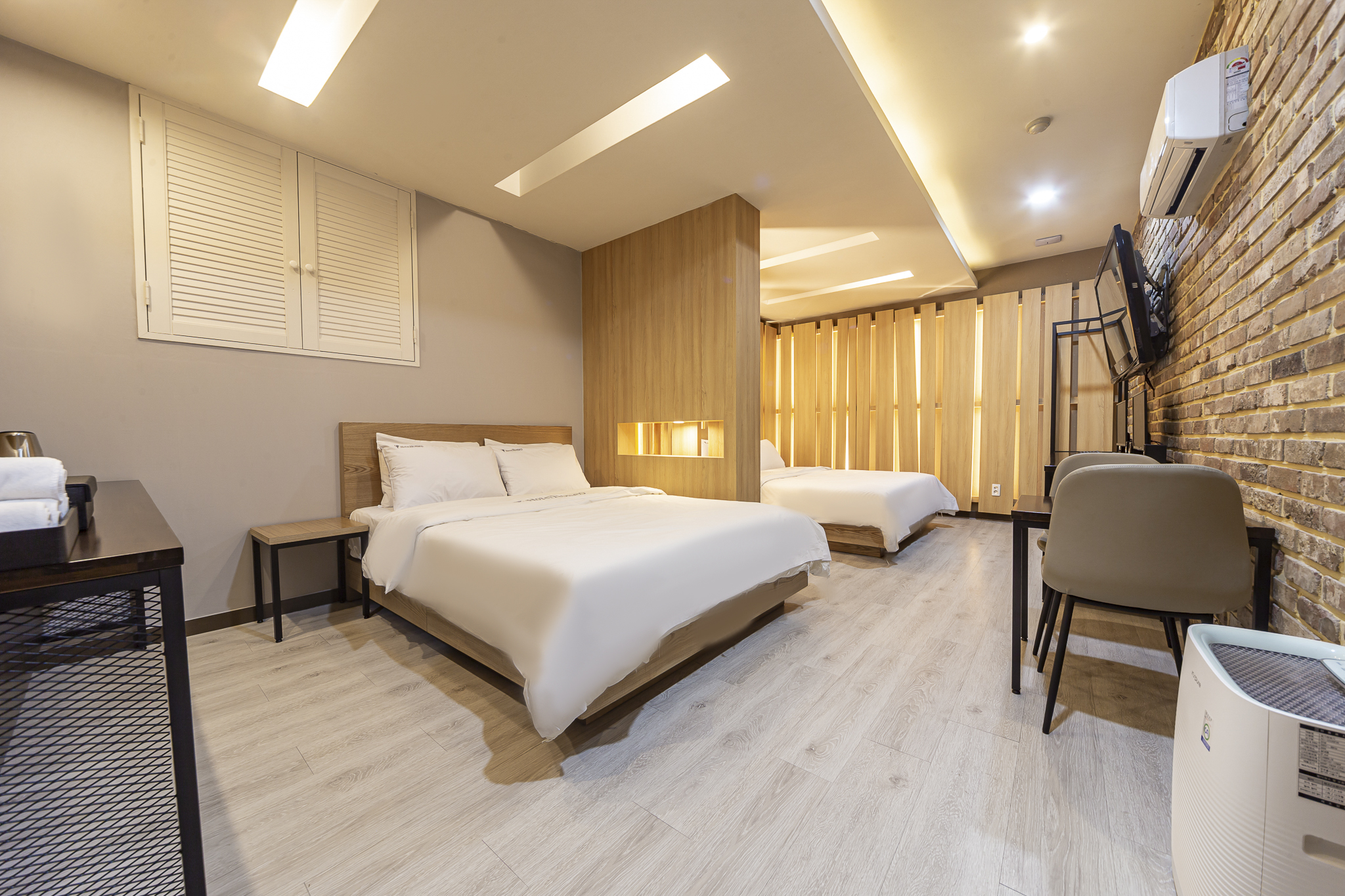 트윈(넷플릭스,디즈니,티빙,애플 이용가능, 공기청정기, 더블+더블배드)