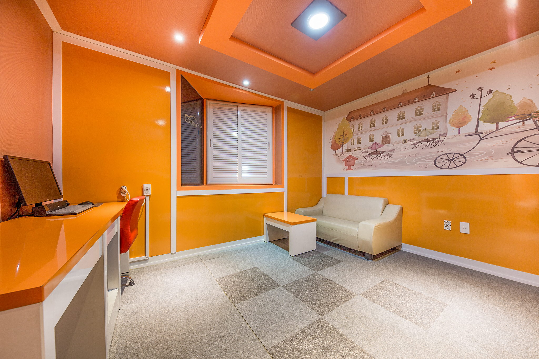 room detail thumbnail 1