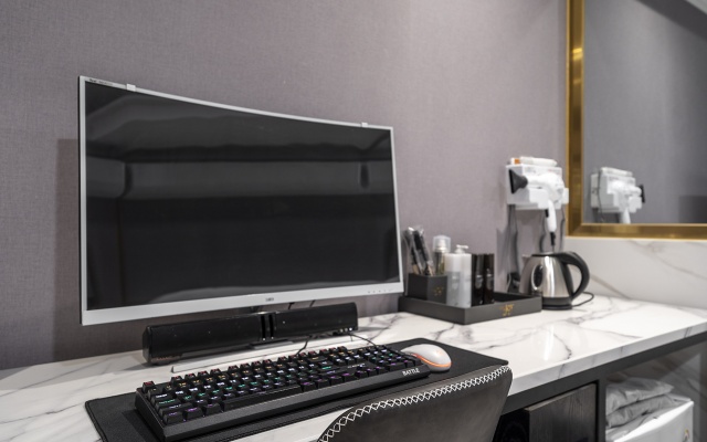 room detail thumbnail 2