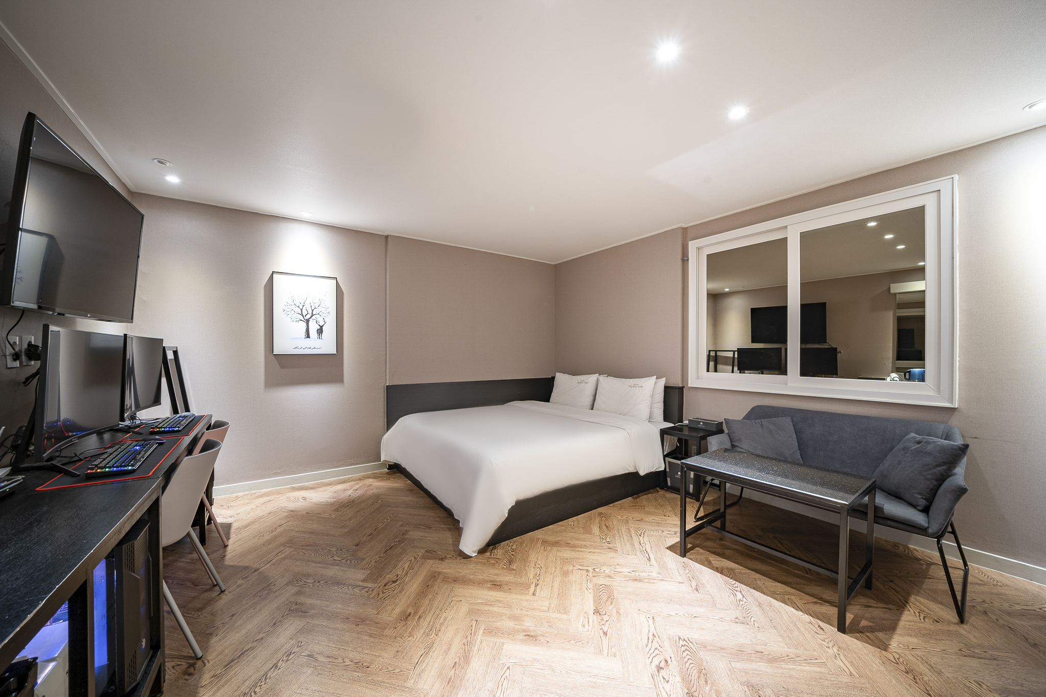 디럭스-커플PC(게임용 노하드 2pc, 넷플릭스 이용가능, 공기청정기, 욕조, 비데)