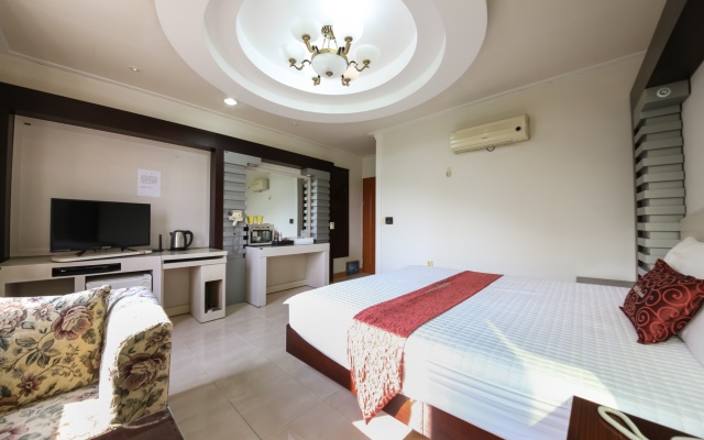 room detail thumbnail 2