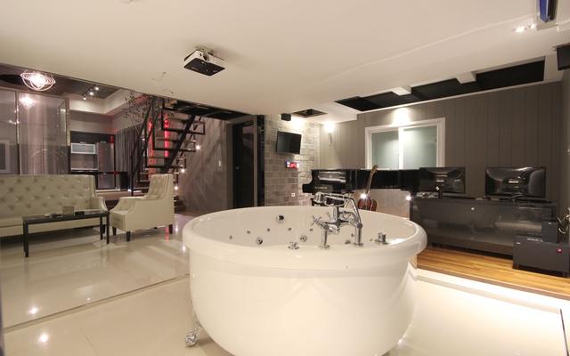 구미 인동 호텔 LEE