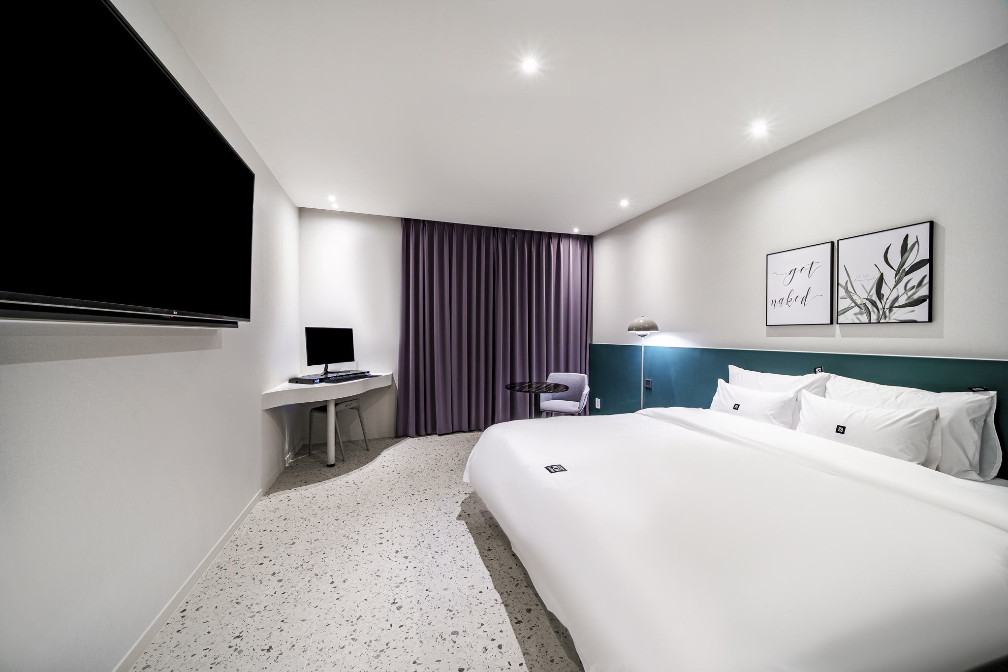 room detail thumbnail 1