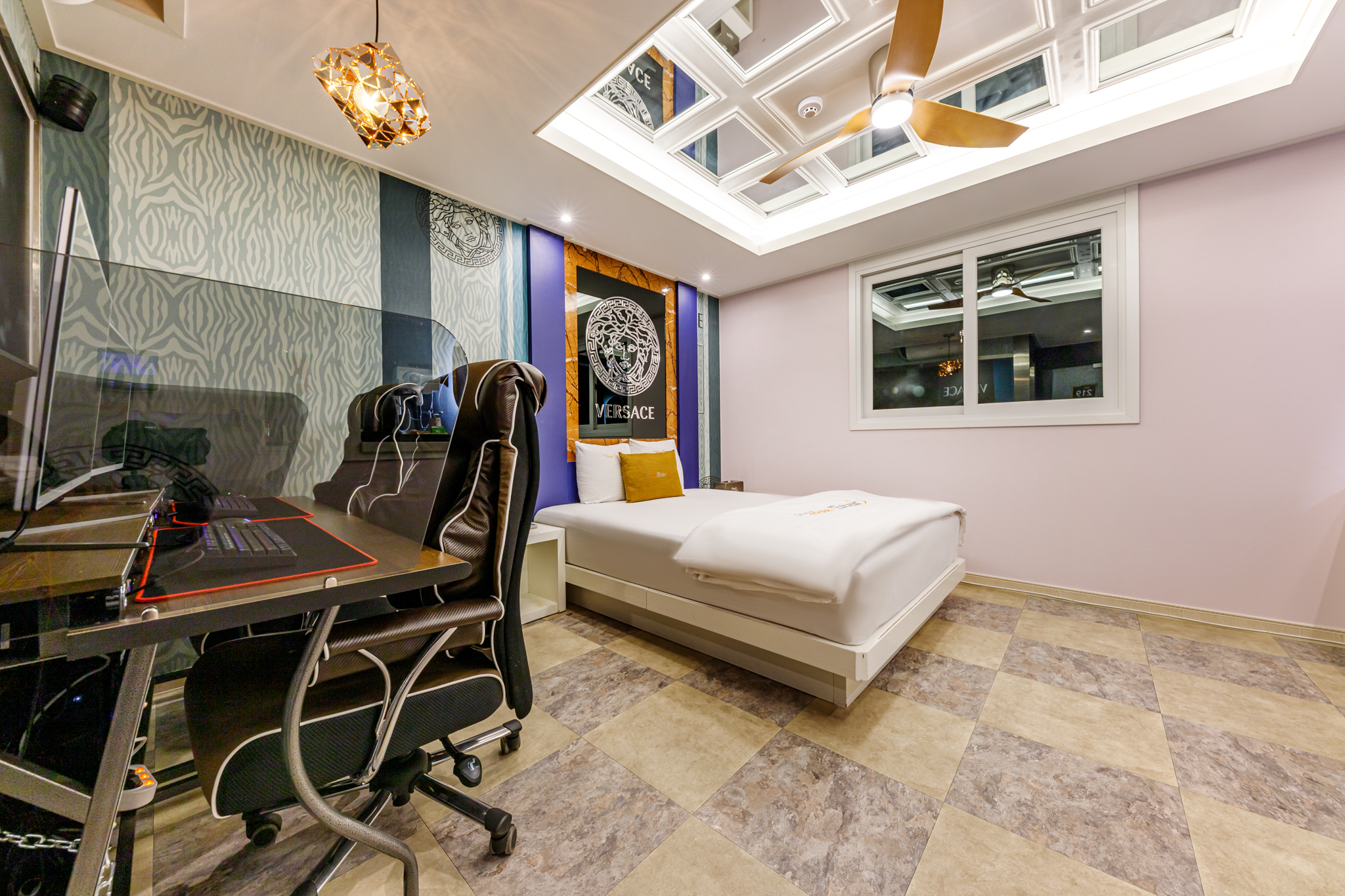 room detail thumbnail 1