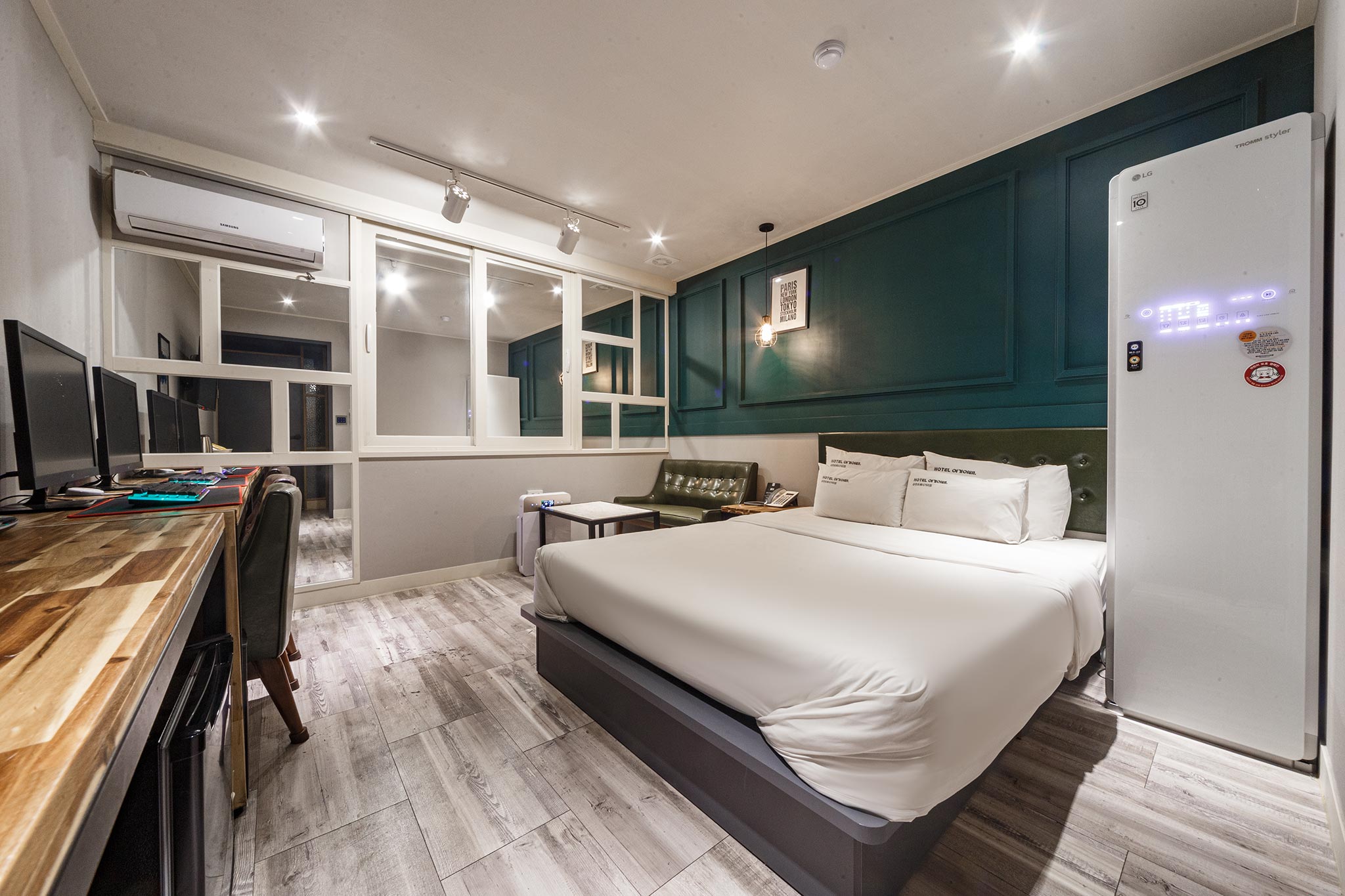 room detail thumbnail 0