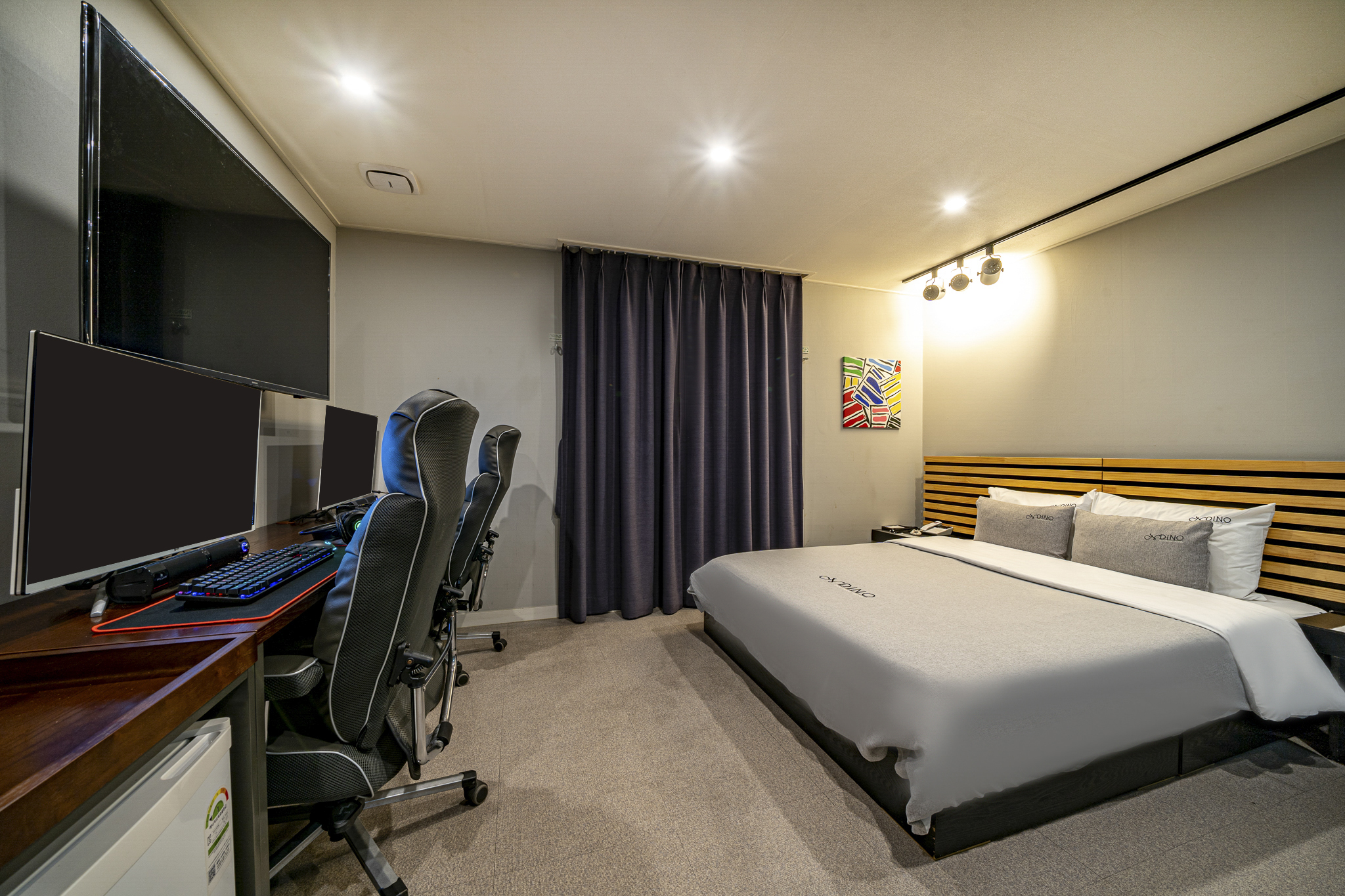 room detail thumbnail 0