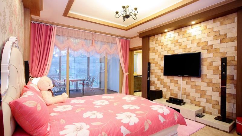 room detail thumbnail 2