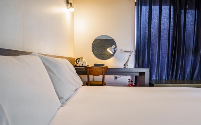 room detail thumbnail 1