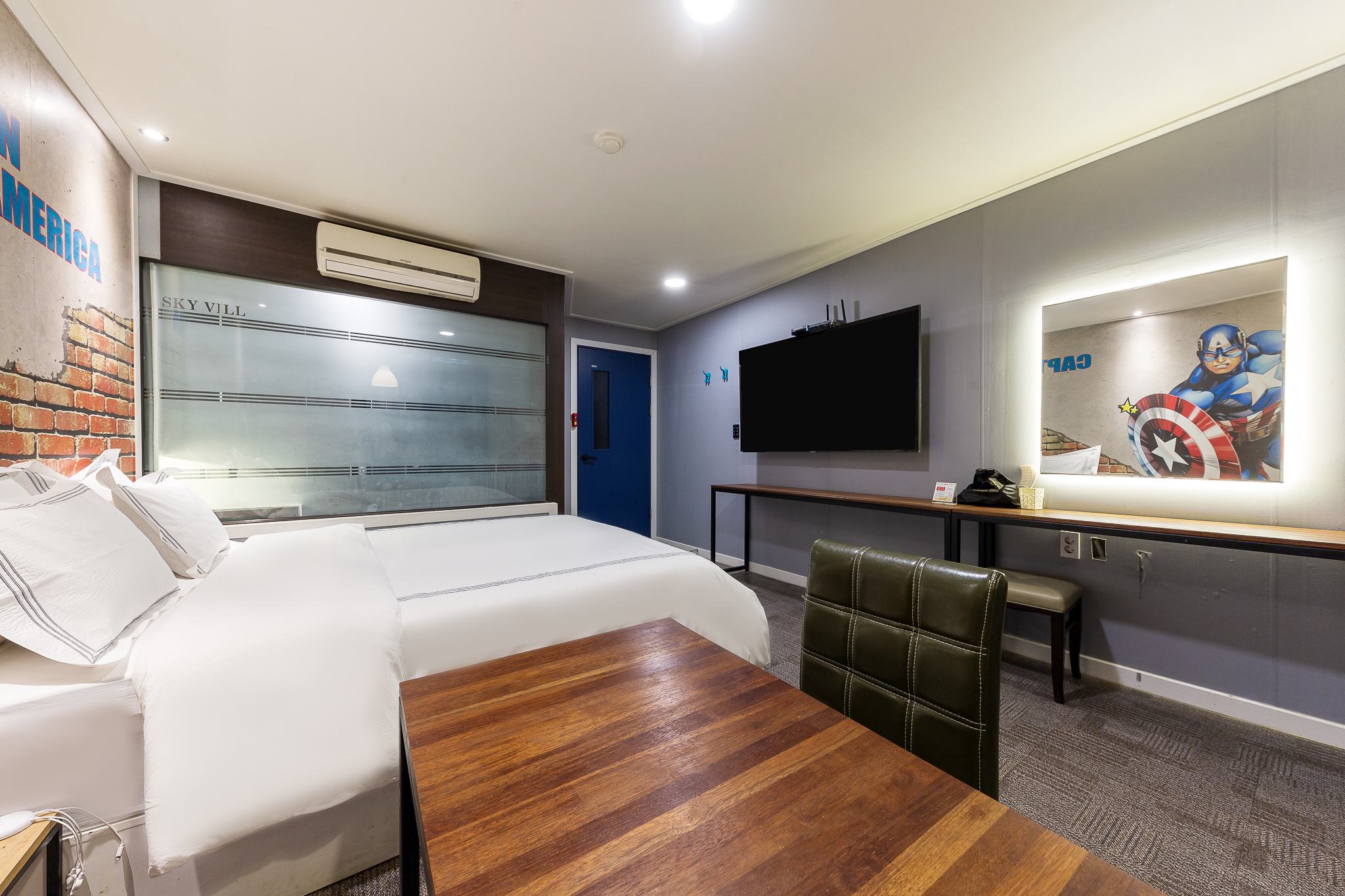 room detail thumbnail 2