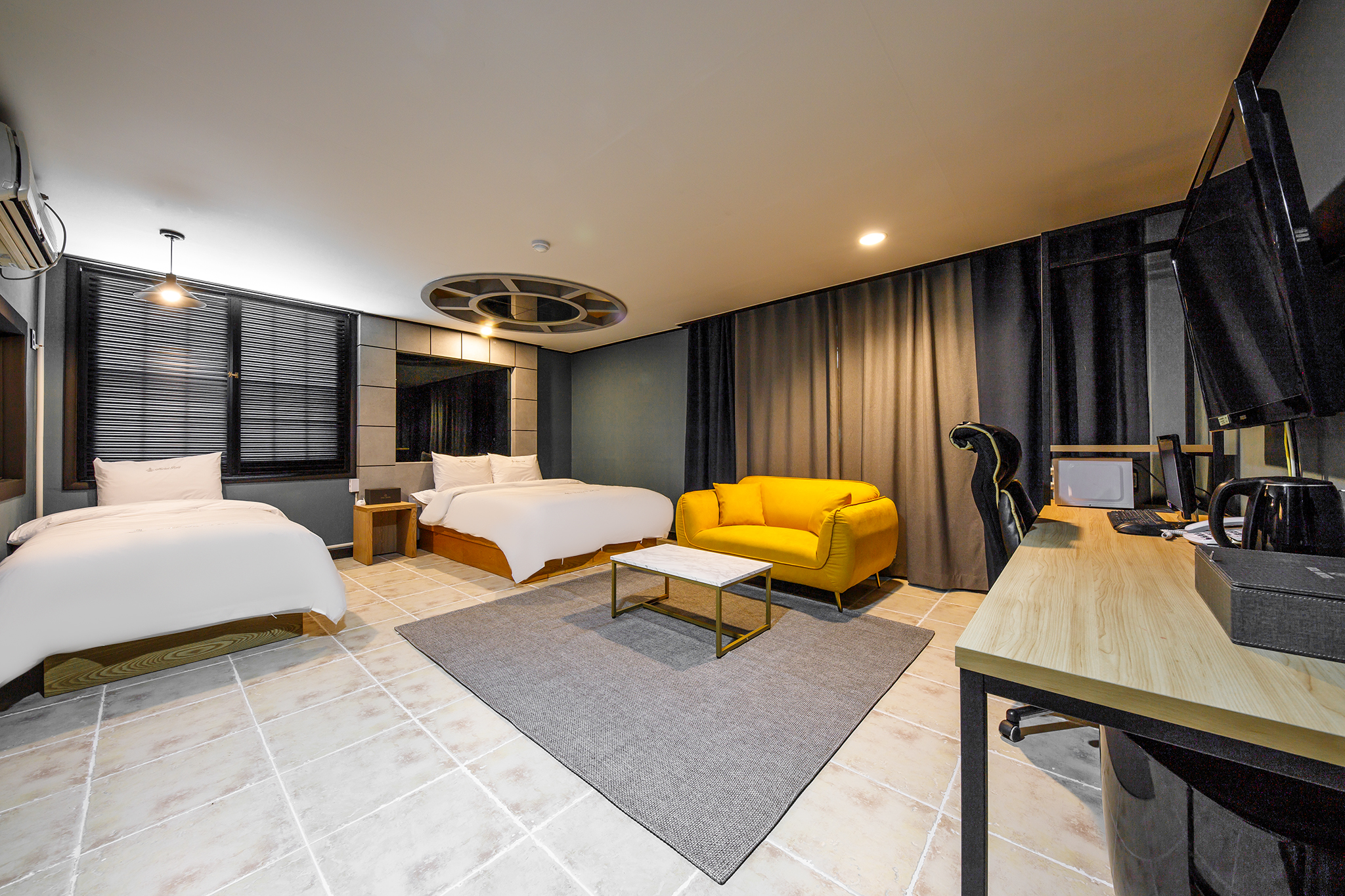 room detail thumbnail 1