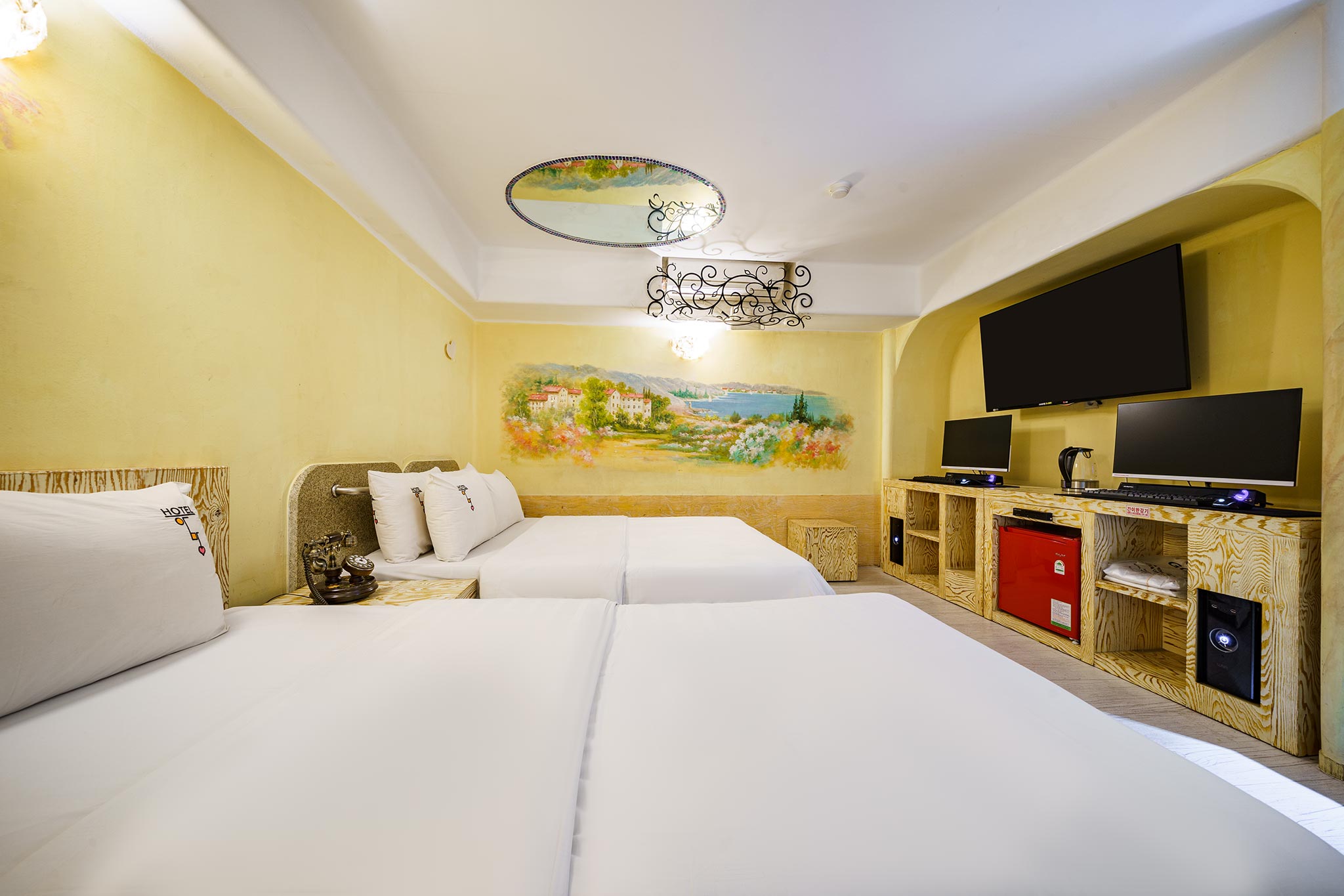 room detail thumbnail 0