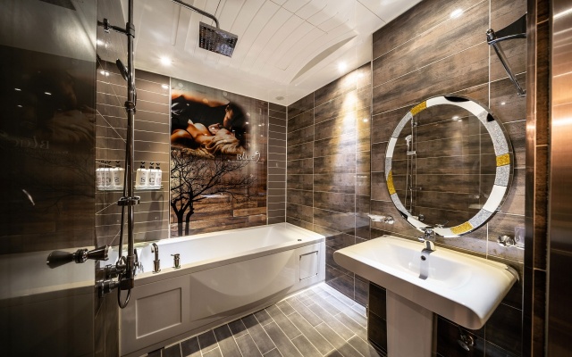 room detail thumbnail 2