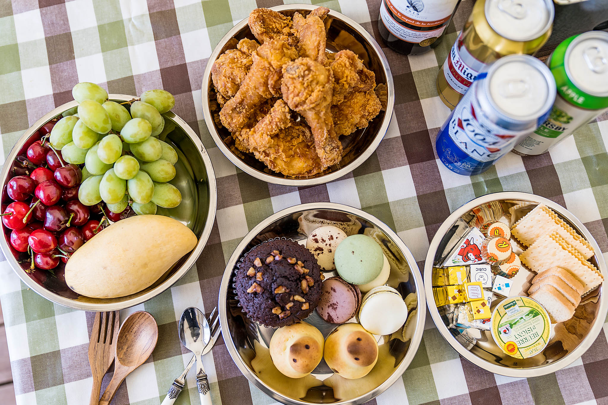 room detail thumbnail 2