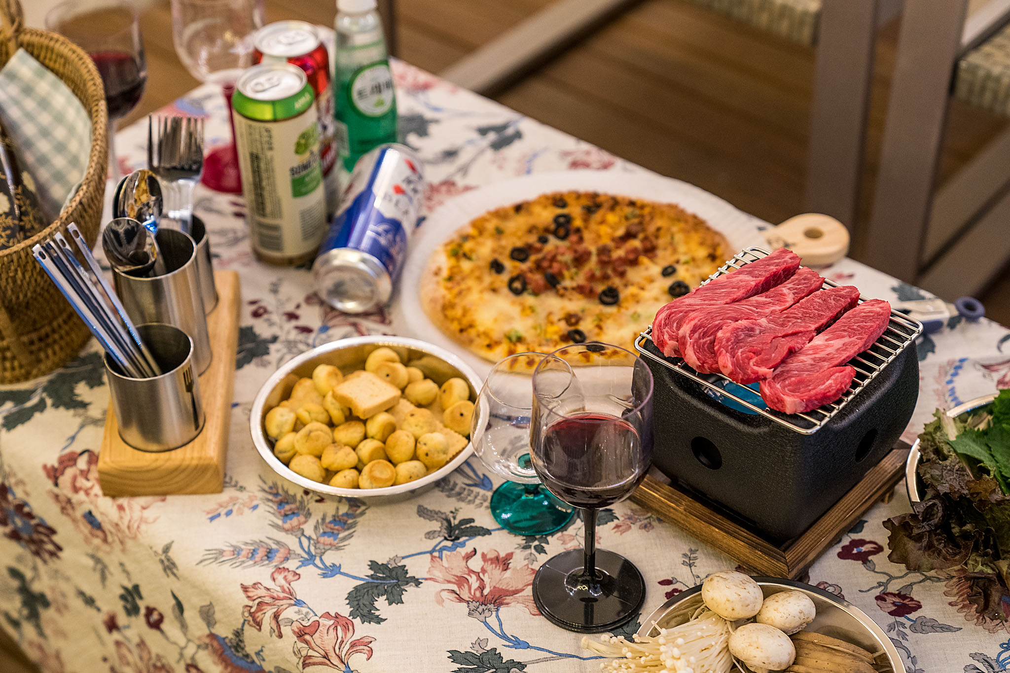 room detail thumbnail 1