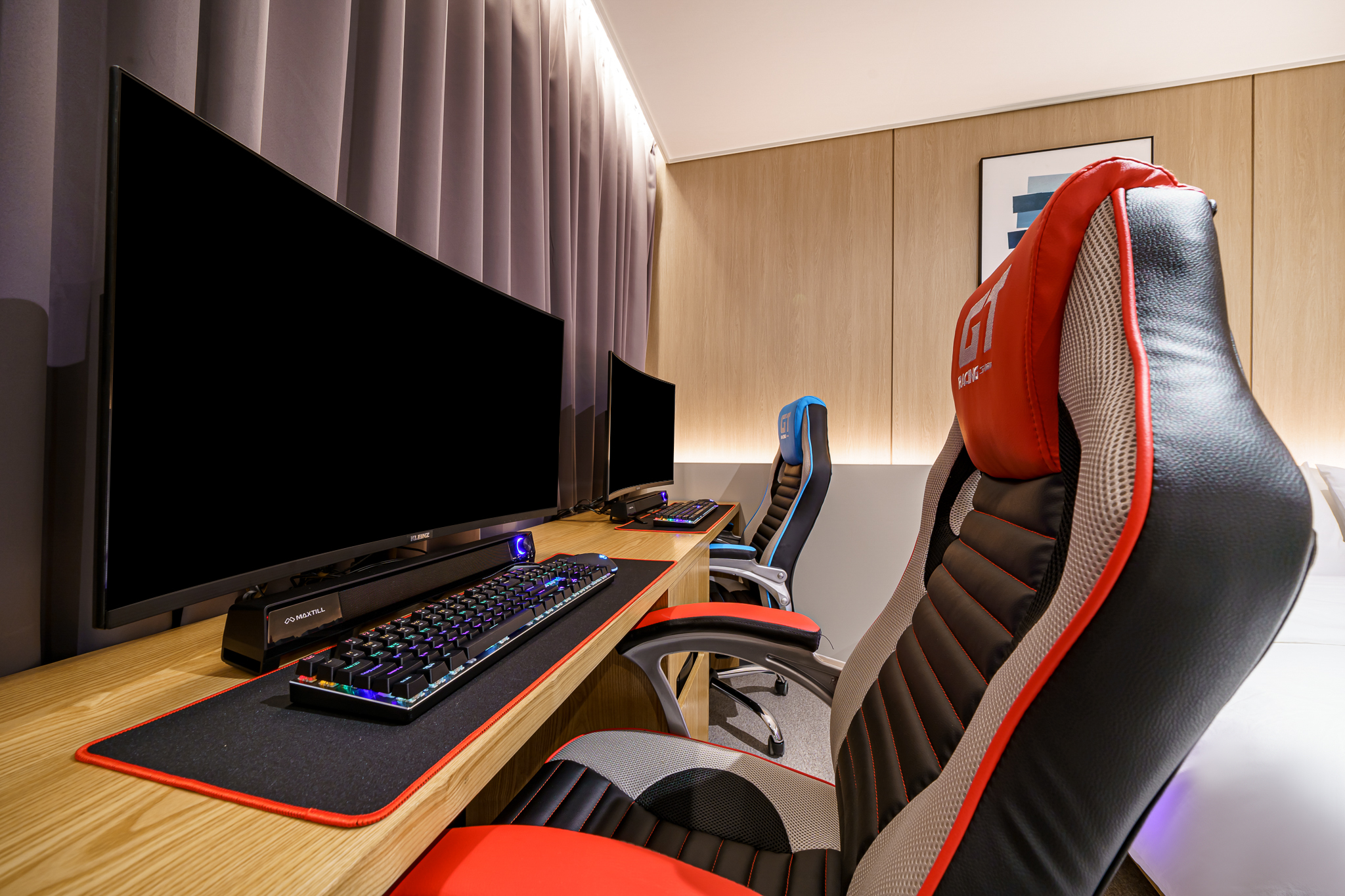 room detail thumbnail 2