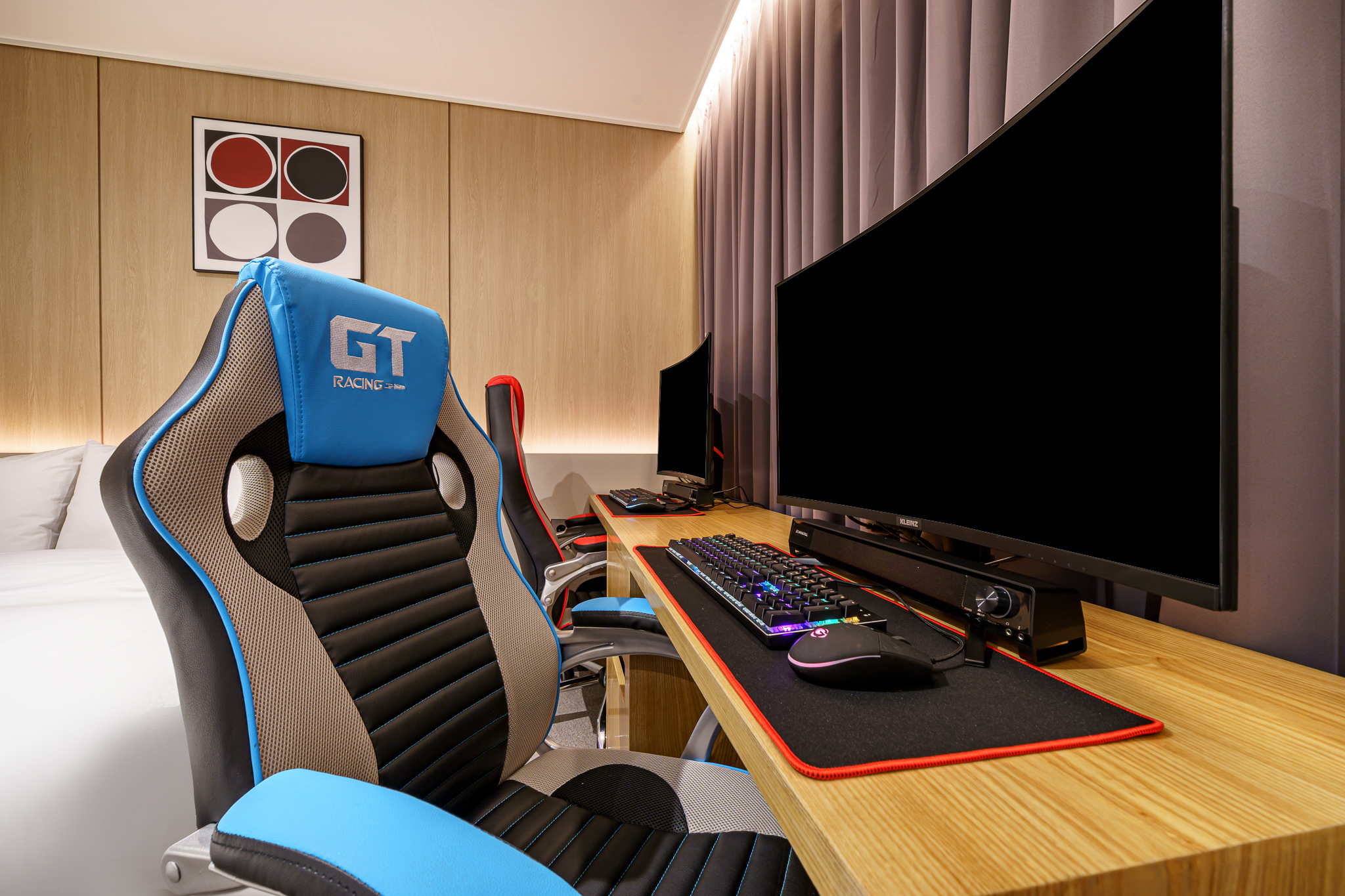 room detail thumbnail 0