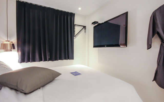 room detail thumbnail 1