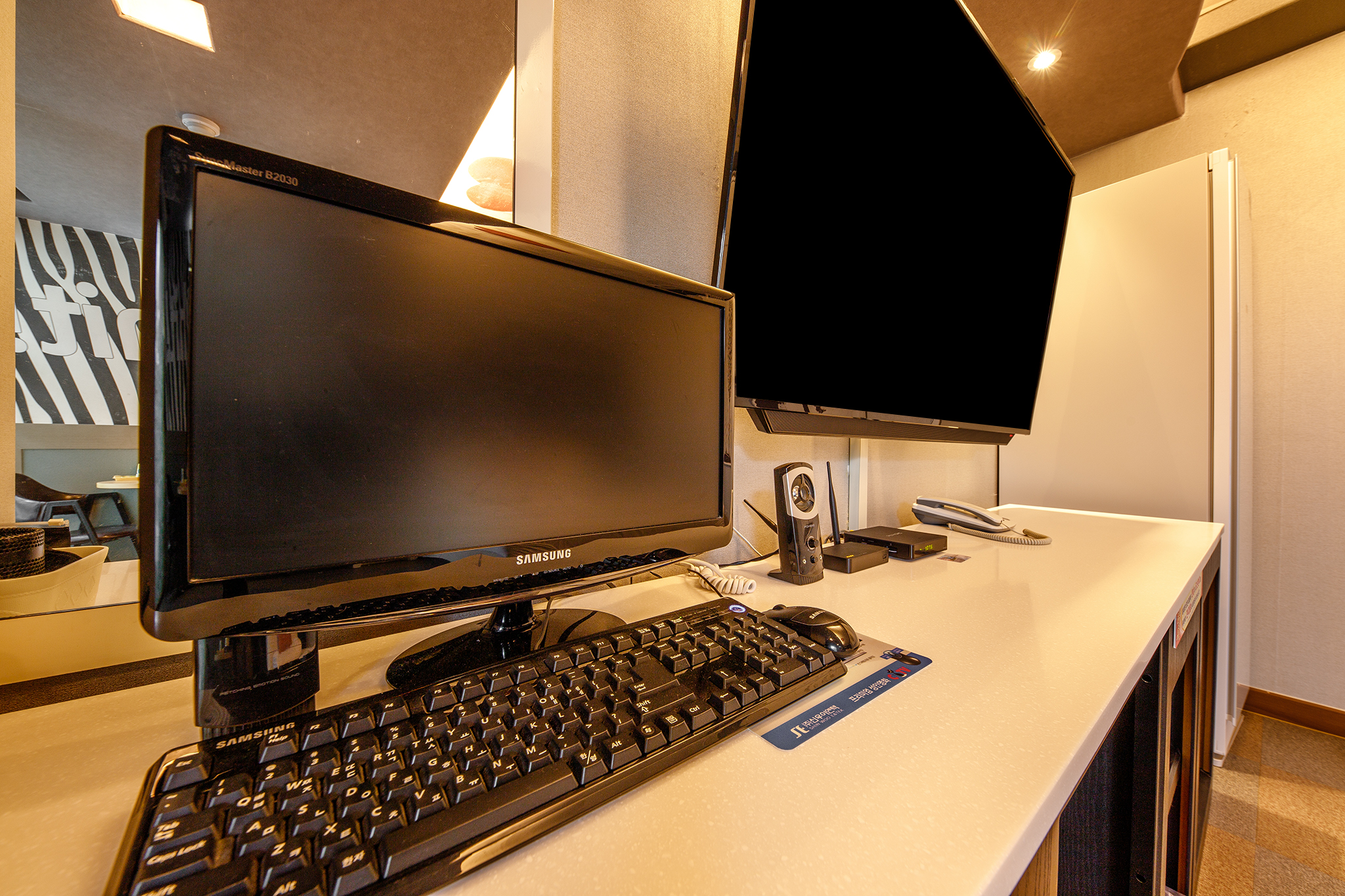 room detail thumbnail 2
