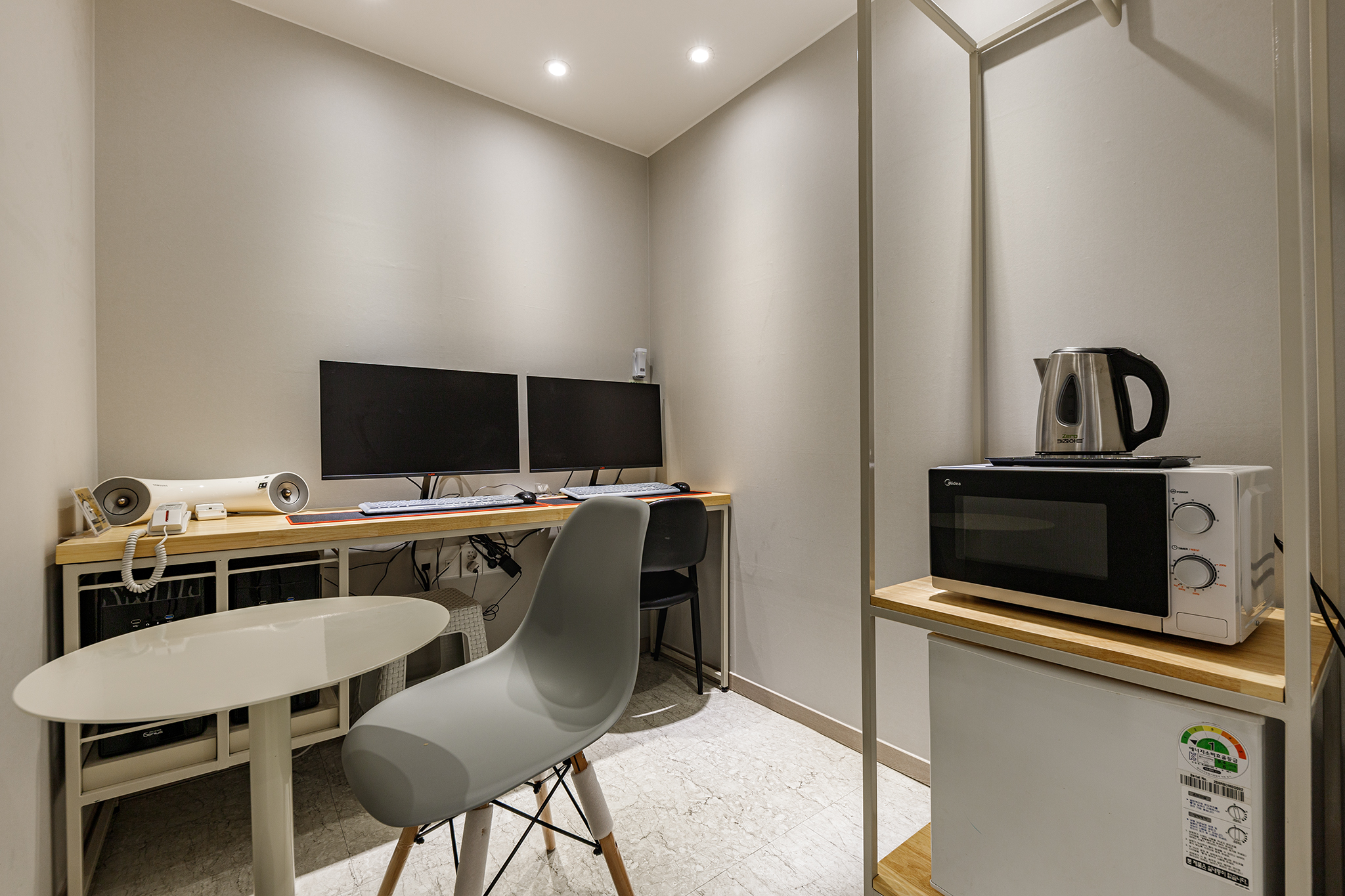 room detail thumbnail 1