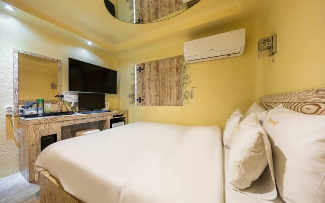 room detail thumbnail 0