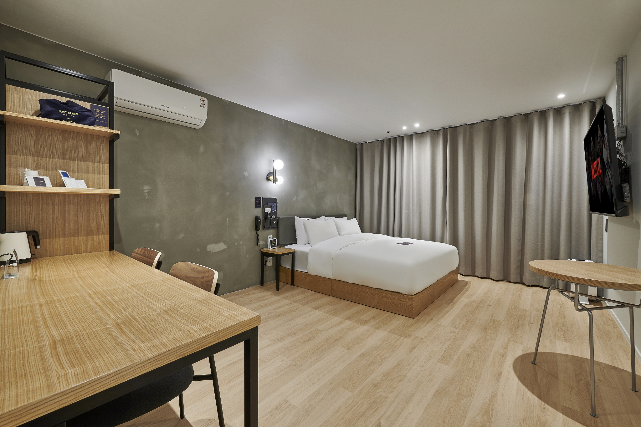 room detail thumbnail 0