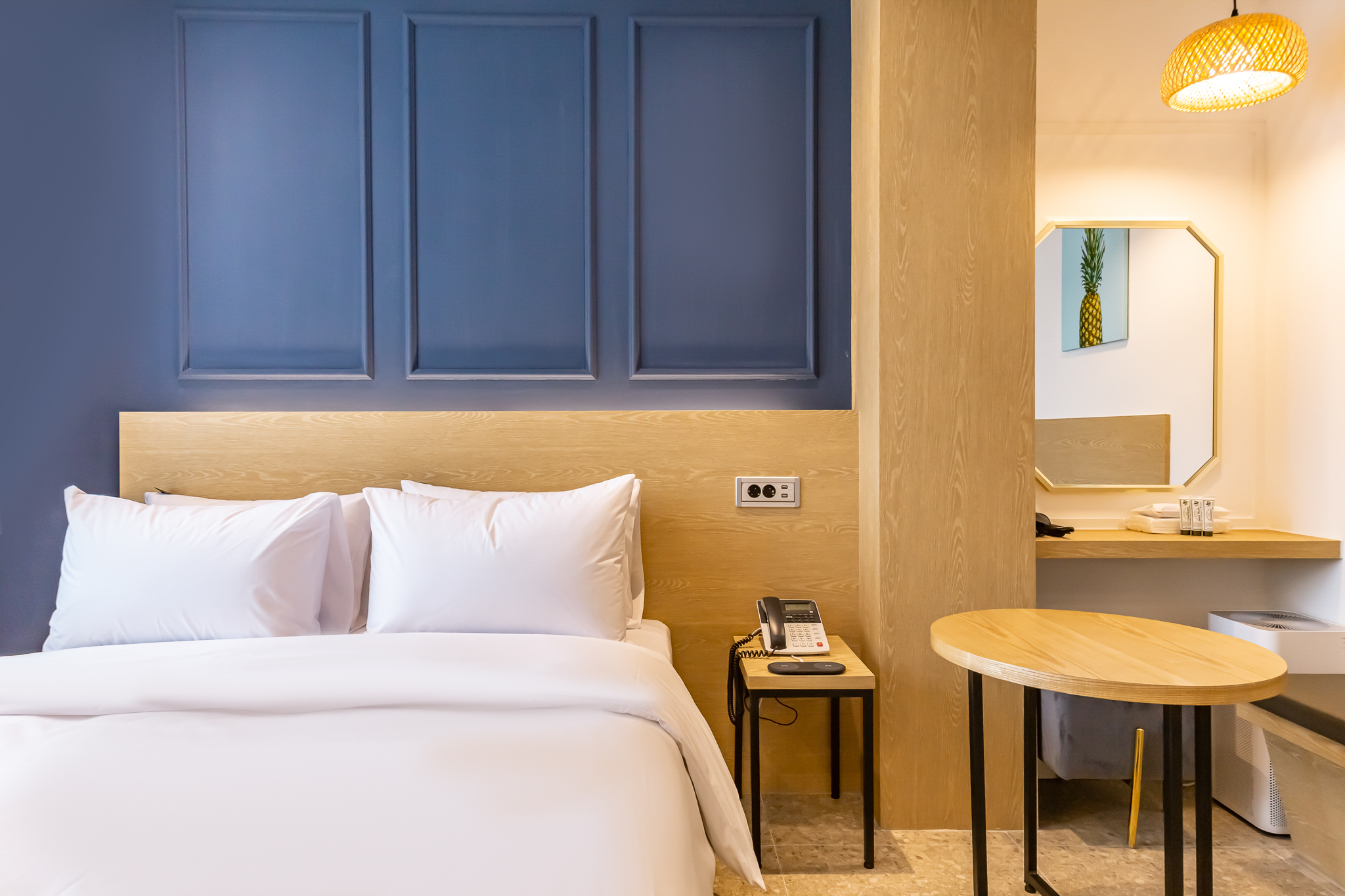 room detail thumbnail 0