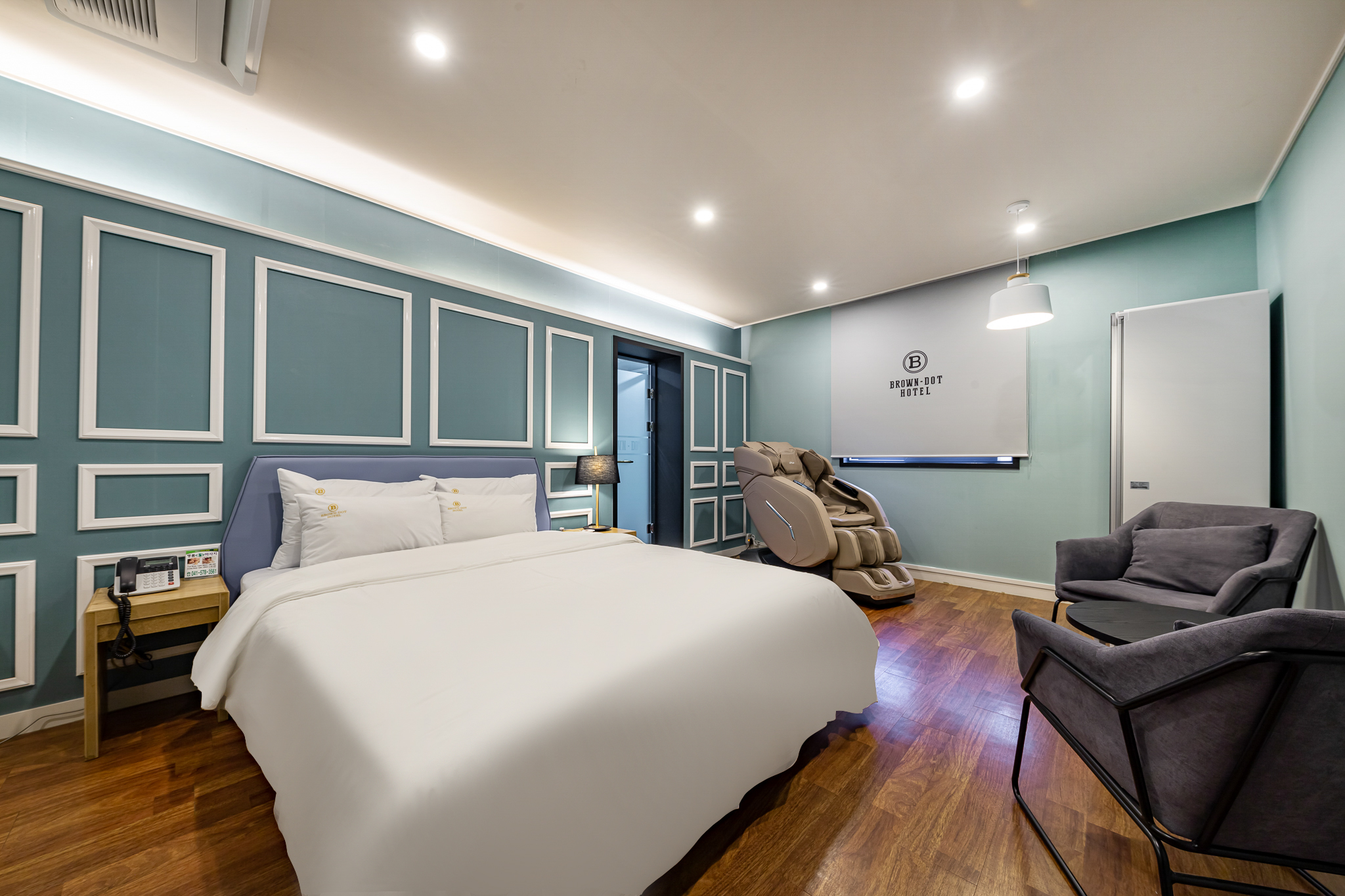 room detail thumbnail 0