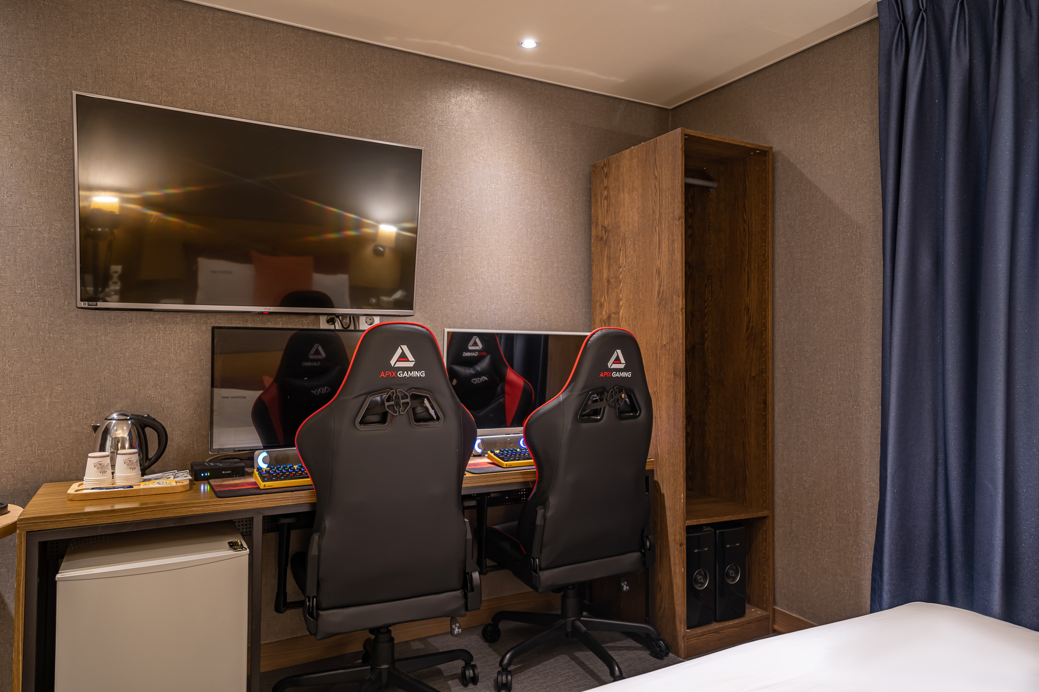 room detail thumbnail 1